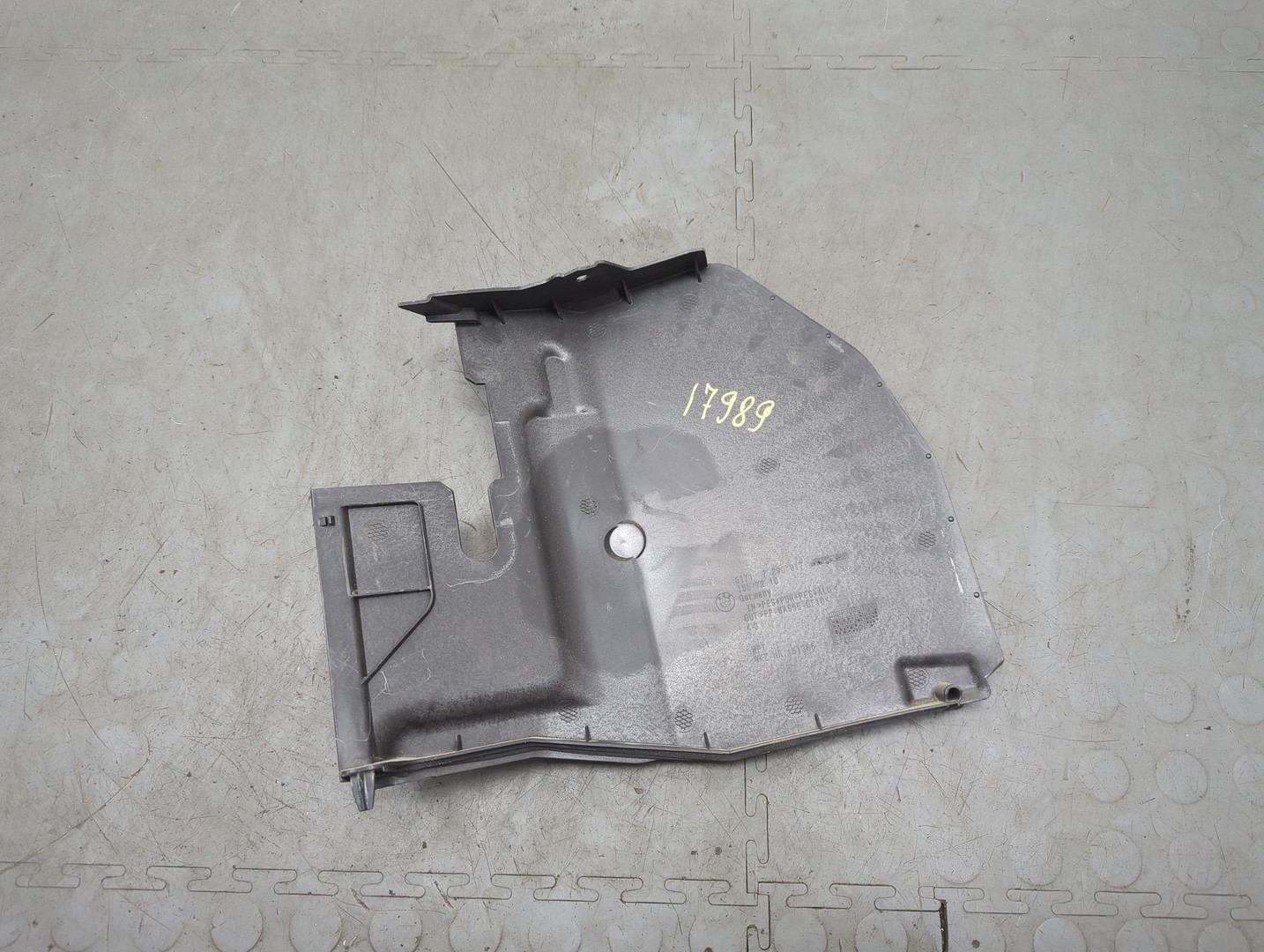 Крышка аккумулятора