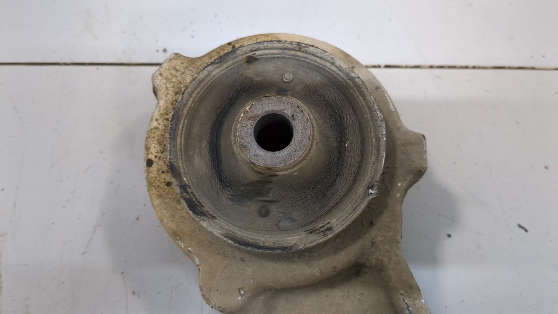 Рычаг передний левый