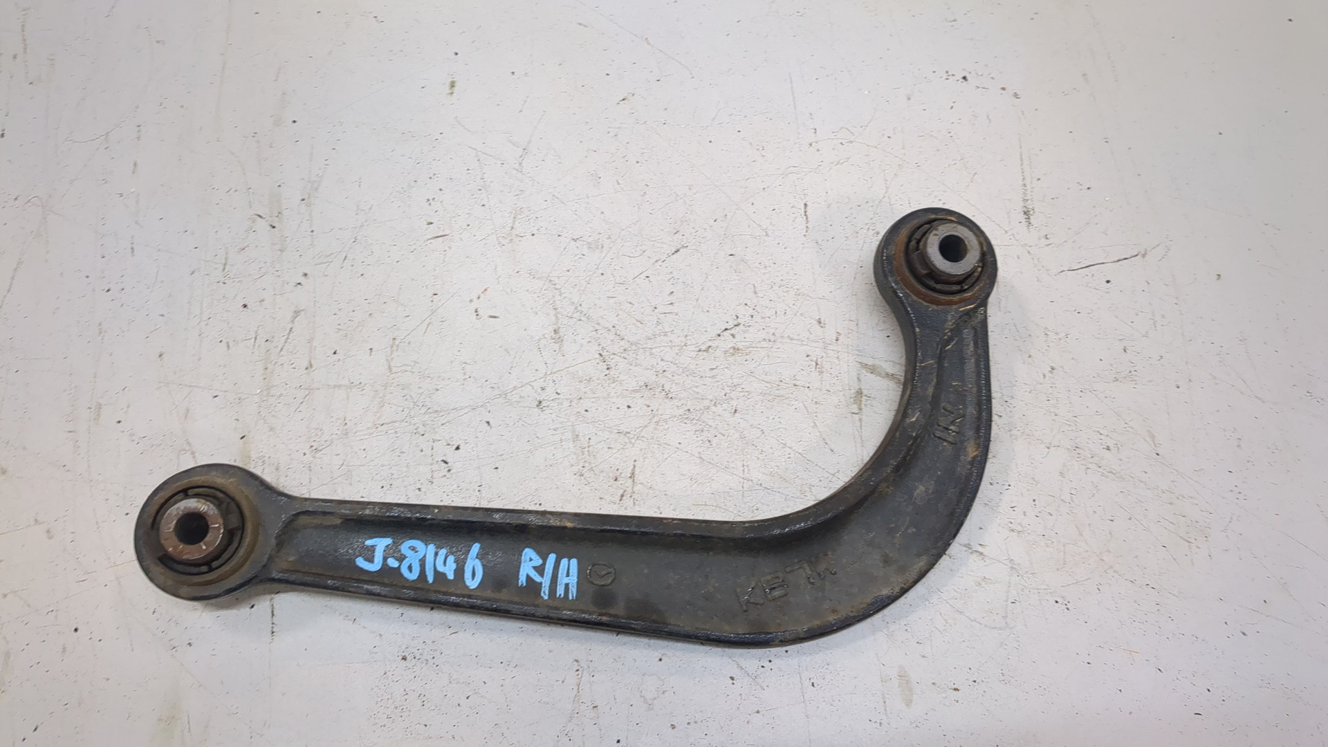 Рычаг задний правый