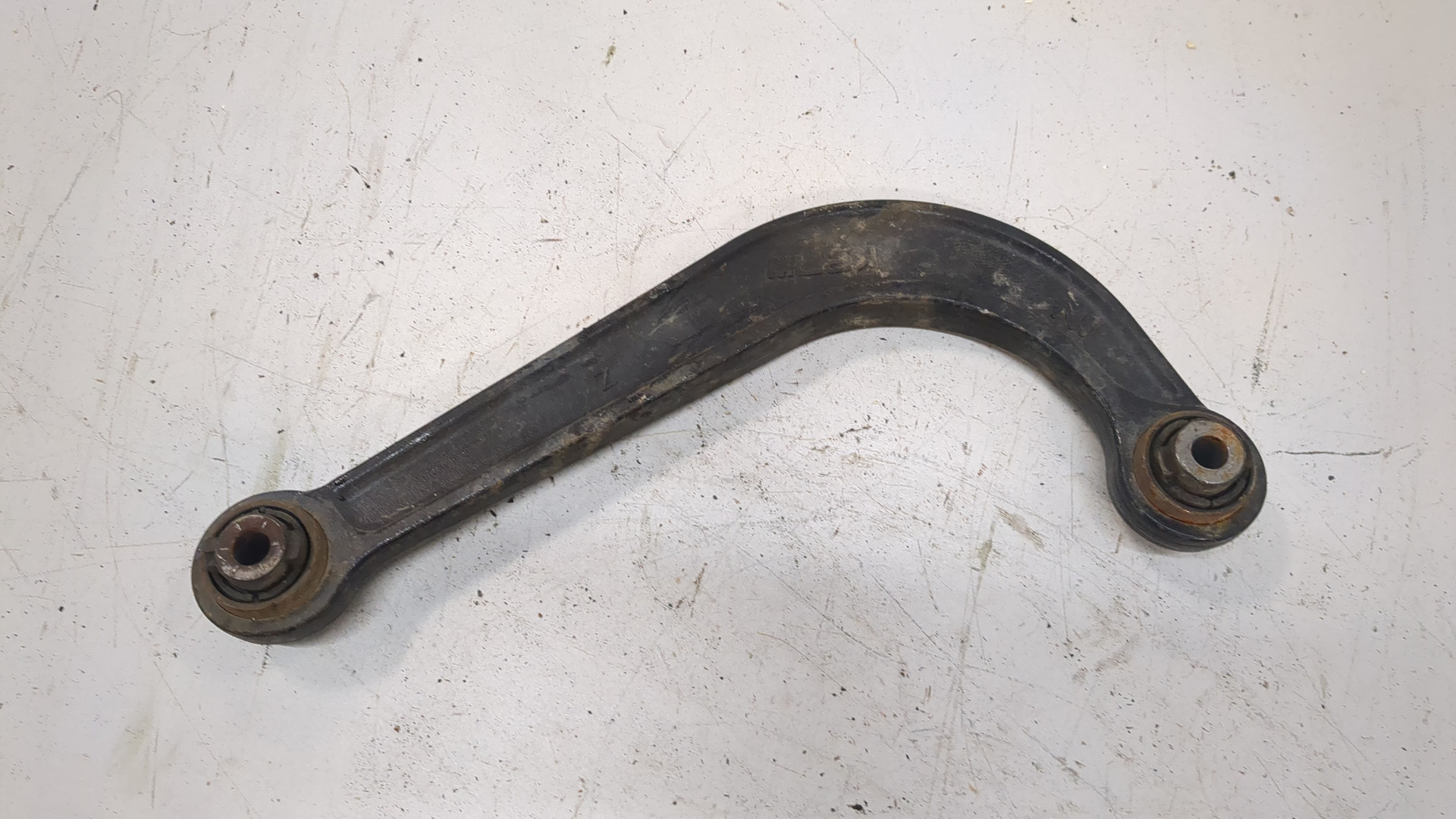 Рычаг задний правый