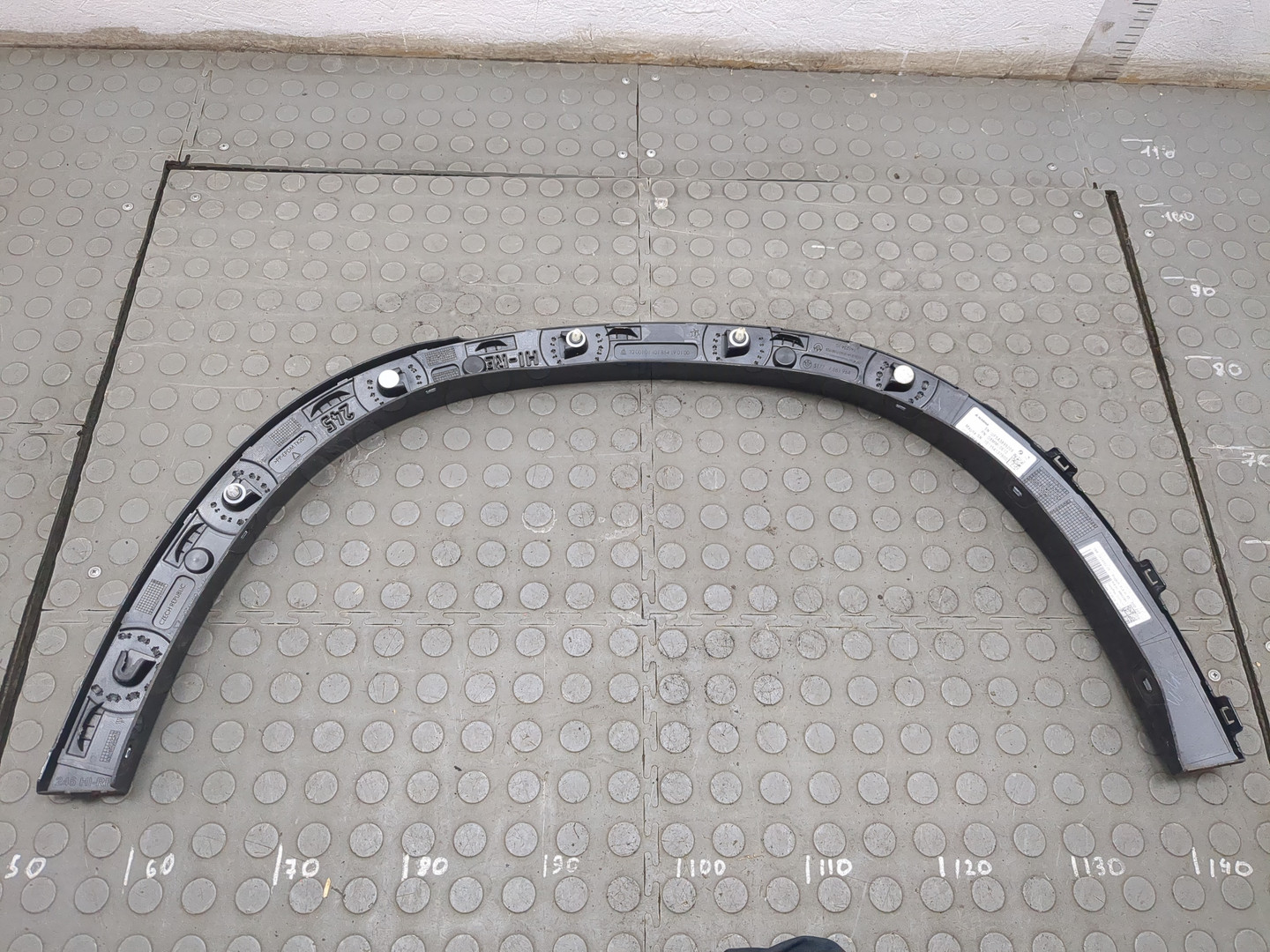 Молдинг заднего крыла правого