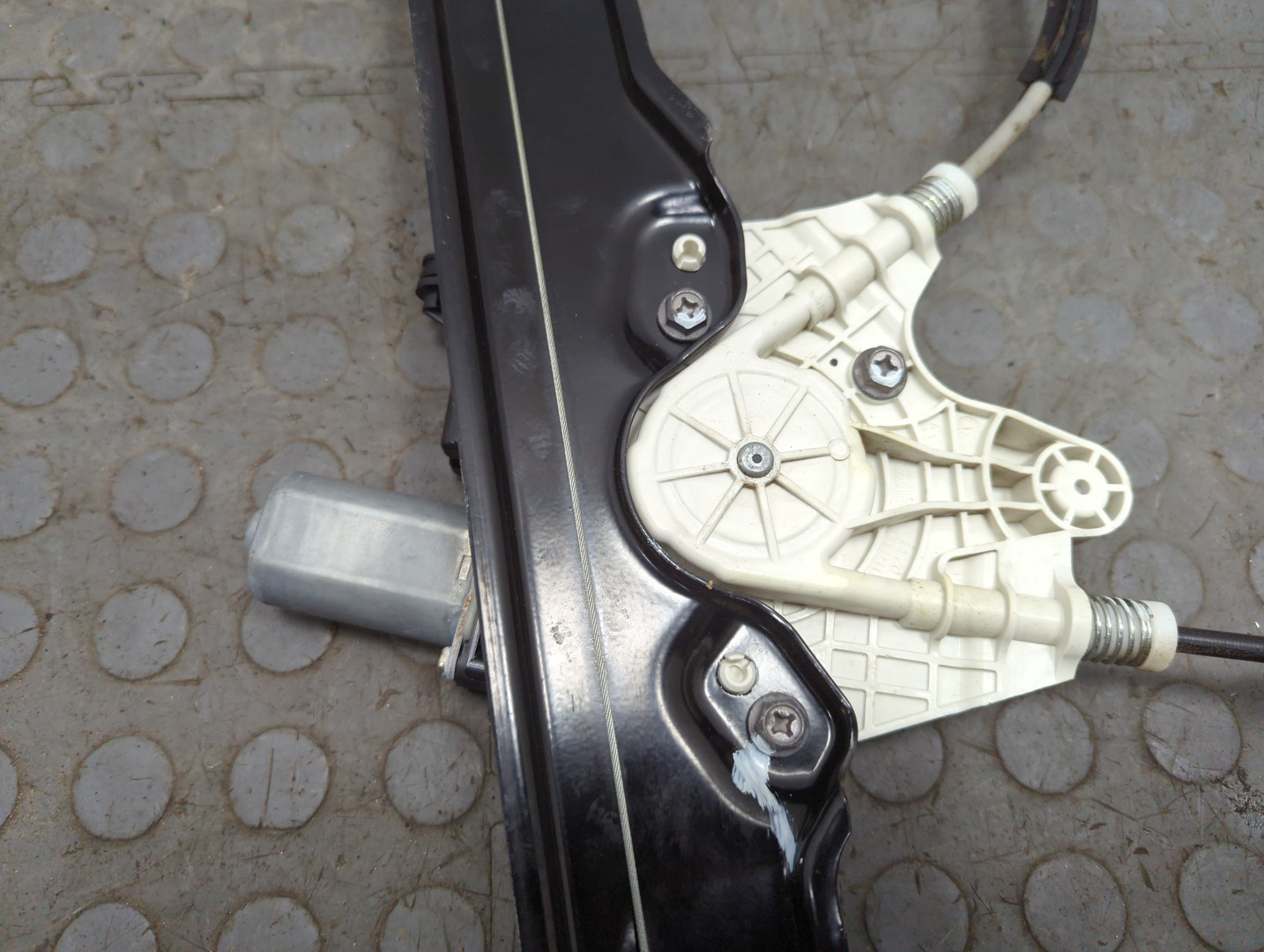 Стеклоподъемник электр. передний правый