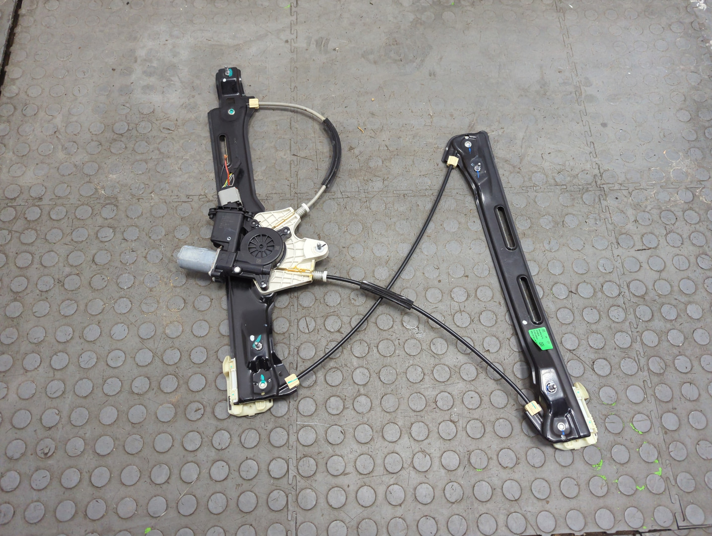 Стеклоподъемник электр. передний левый