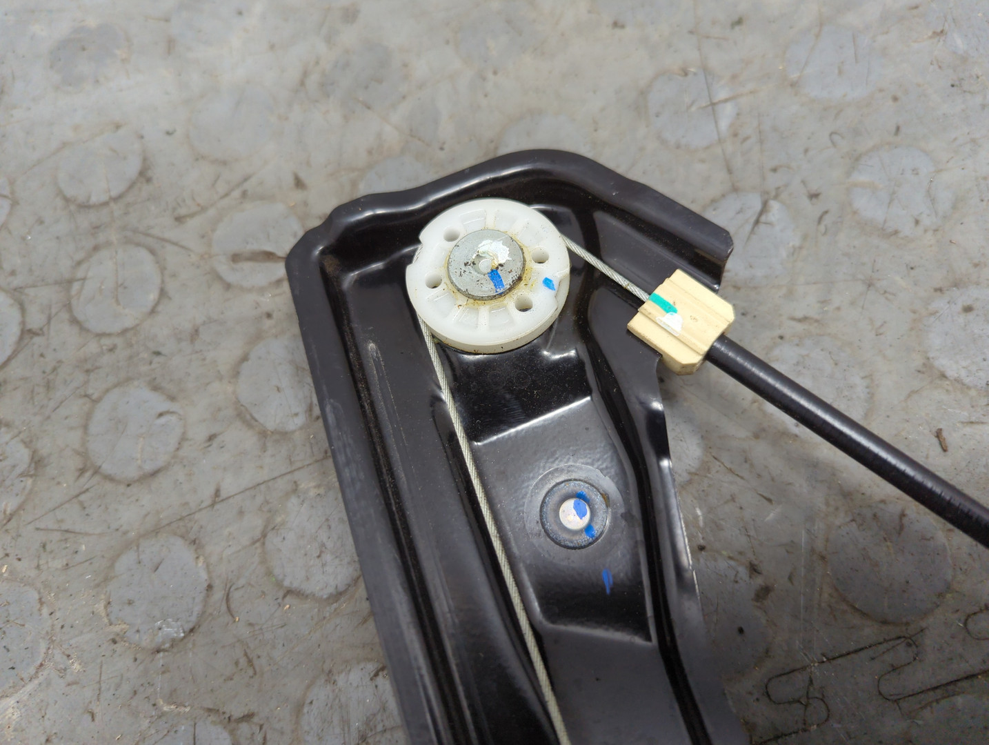 Стеклоподъемник электр. передний левый