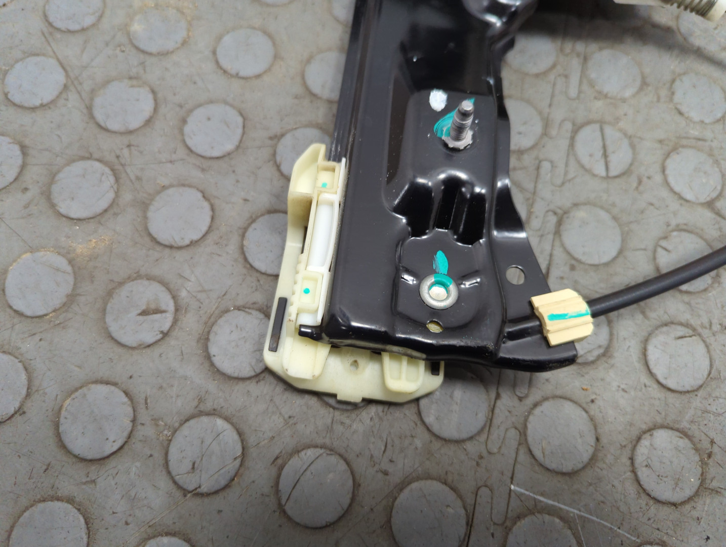 Стеклоподъемник электр. передний левый