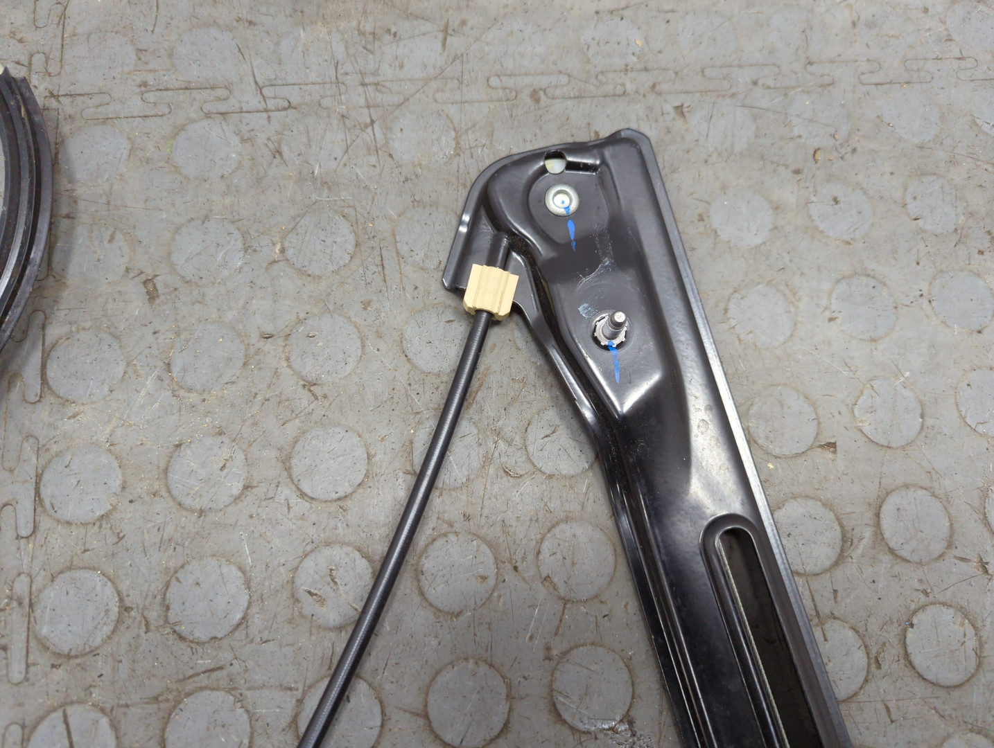 Стеклоподъемник электр. передний левый