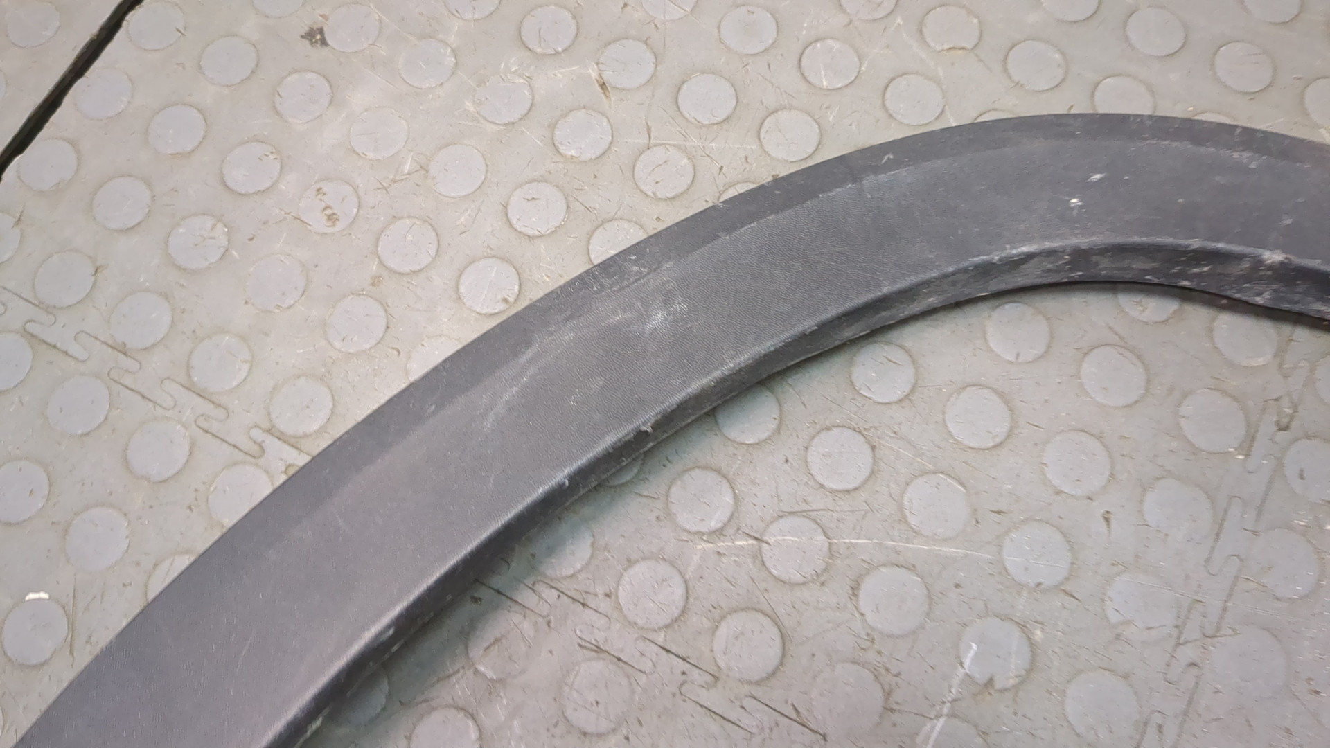 Молдинг заднего крыла правого