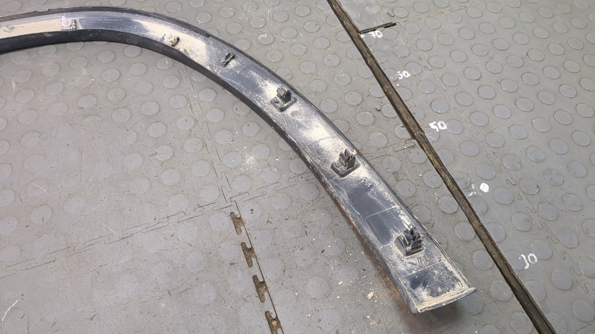 Молдинг заднего крыла правого