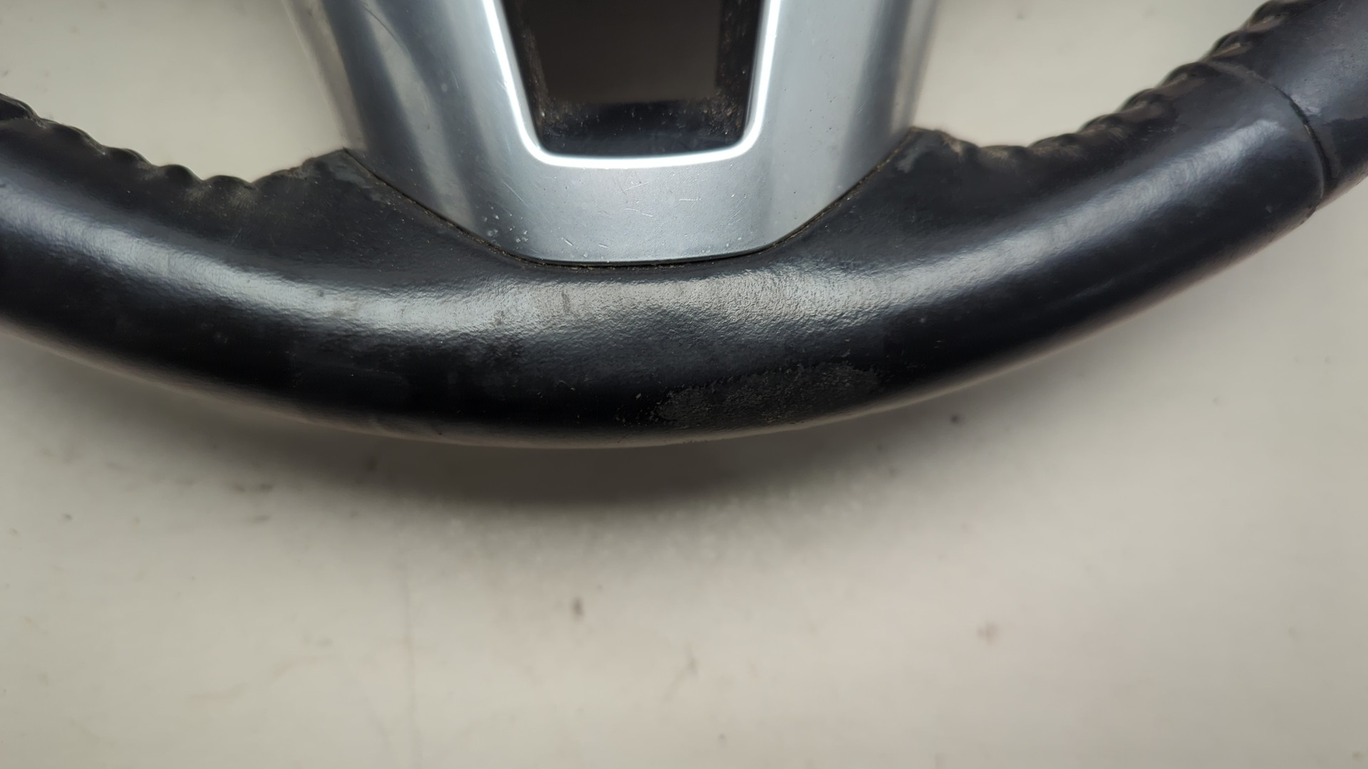 Рулевое колесо (руль)