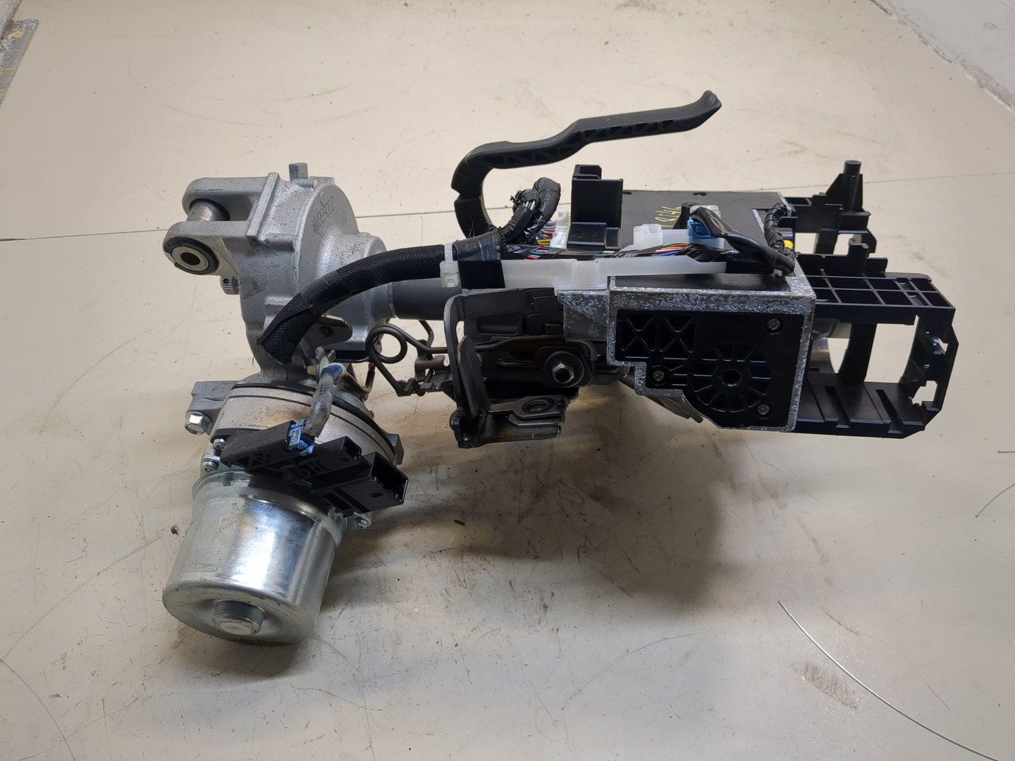 Серводвигатель рулевой рейки