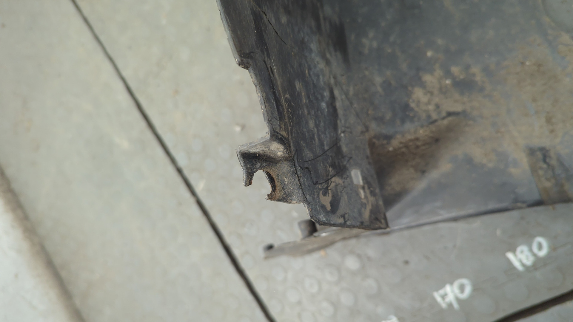 Локер передний левый