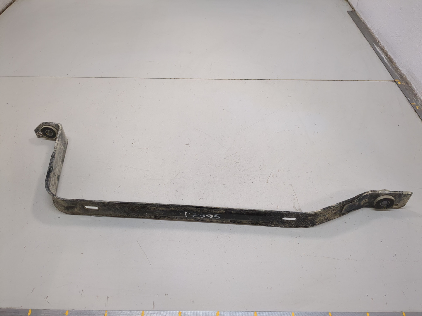 Лента крепления бензобака