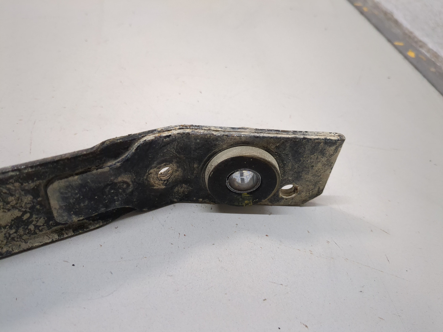 Лента крепления бензобака