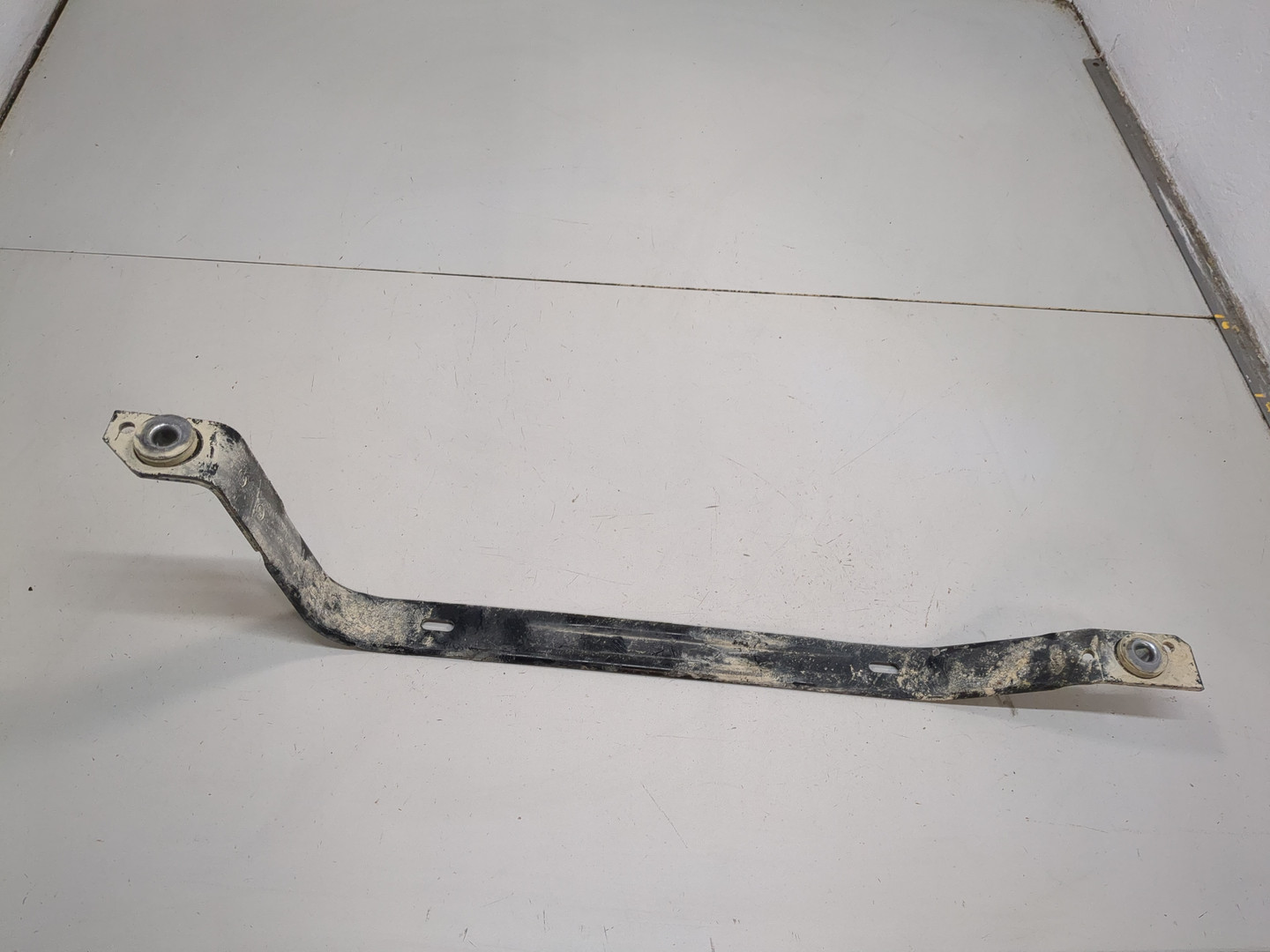 Лента крепления бензобака