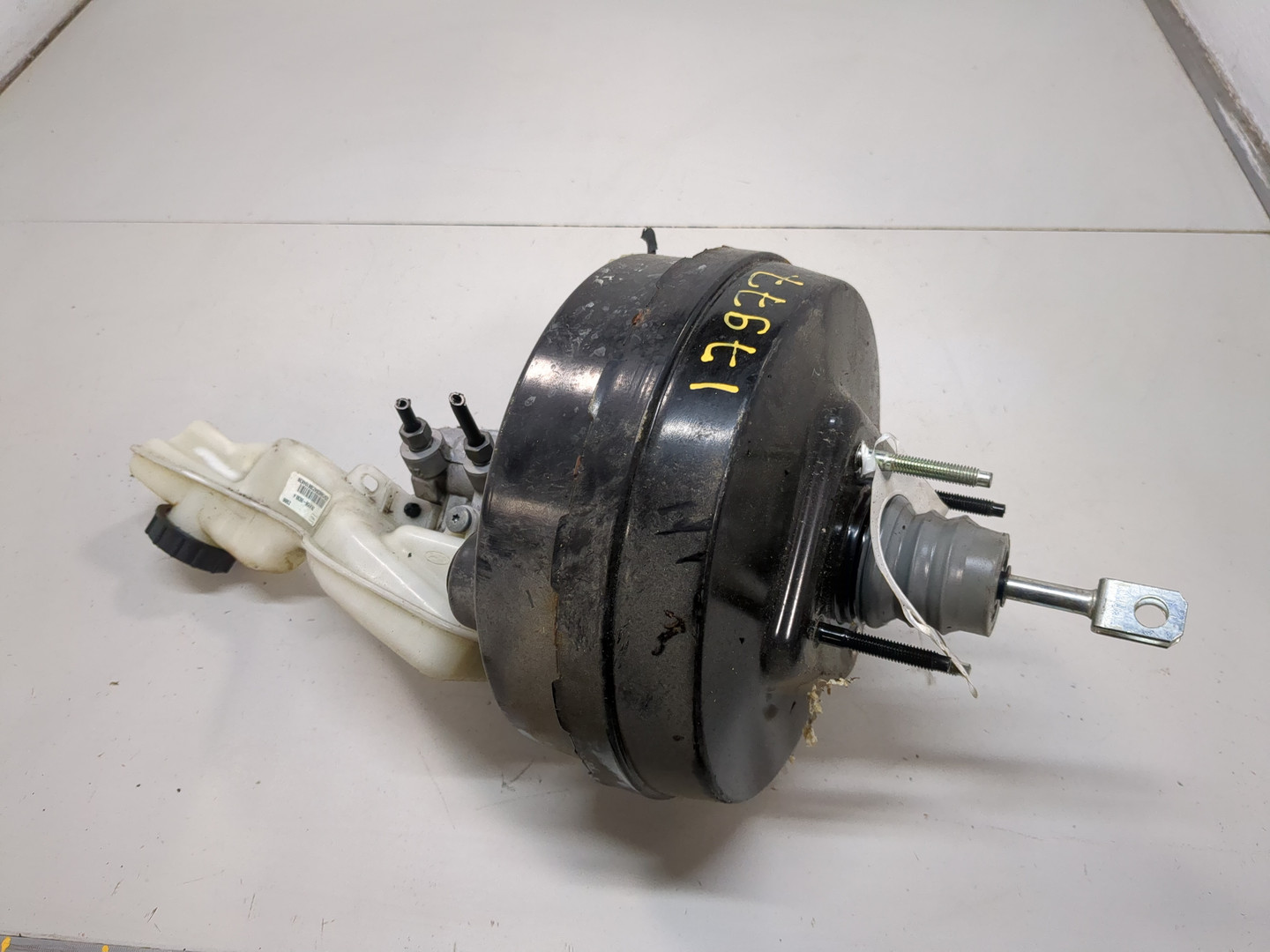 Цилиндр тормозной главный