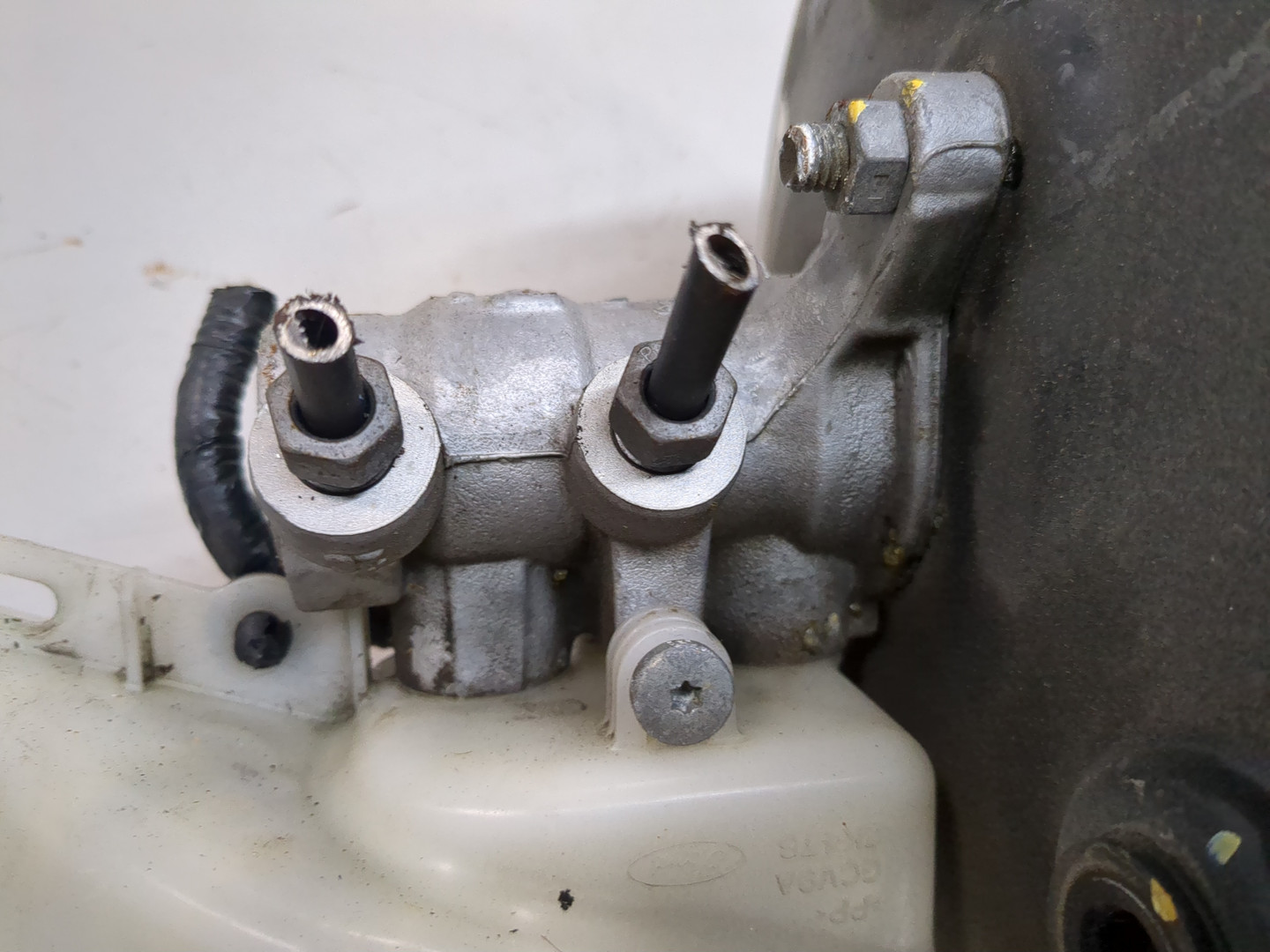 Цилиндр тормозной главный