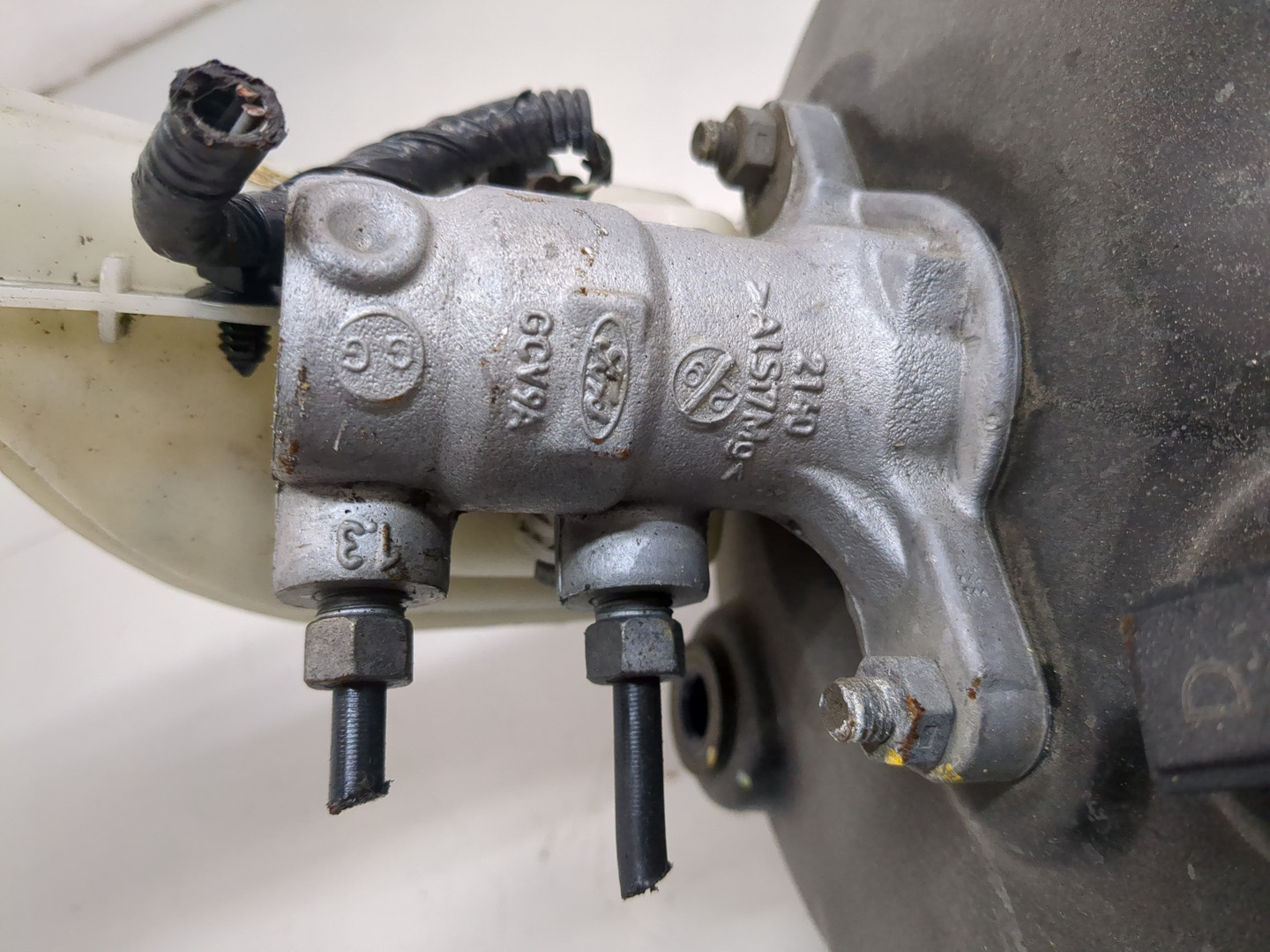 Цилиндр тормозной главный