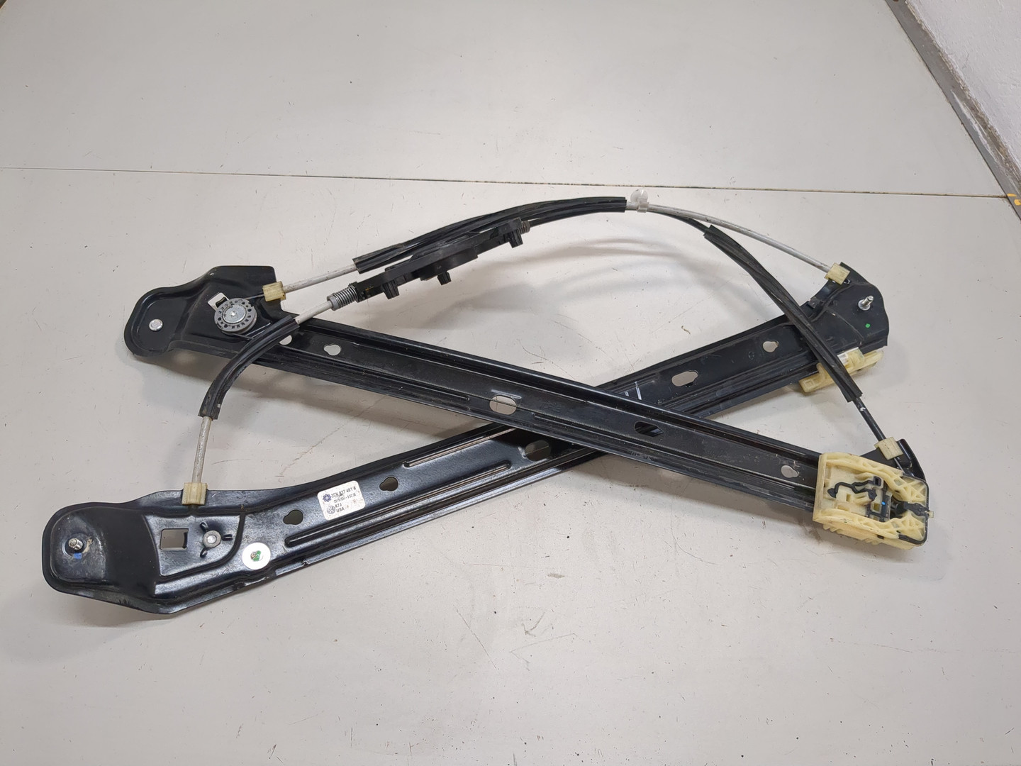 Стеклоподъемник электр. передний левый