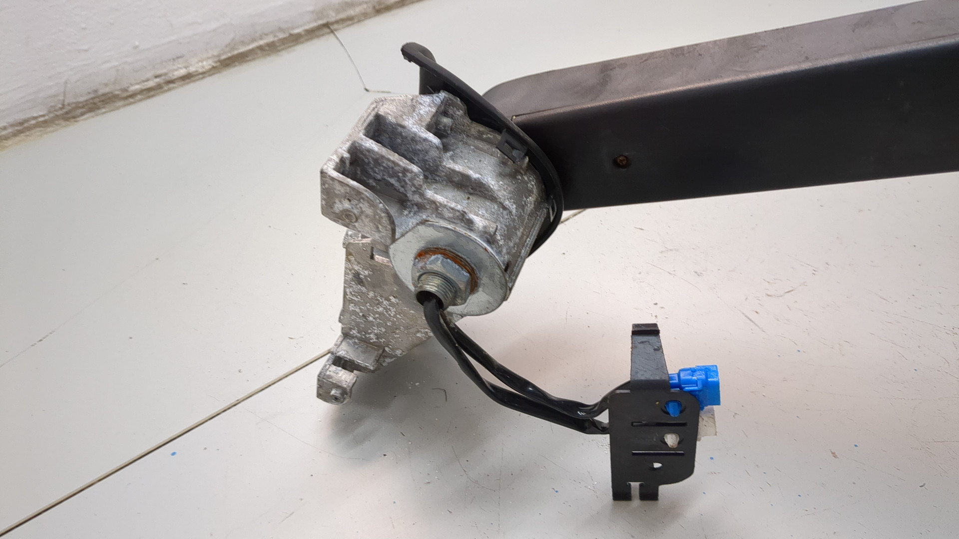 Зеркало левое электрическое