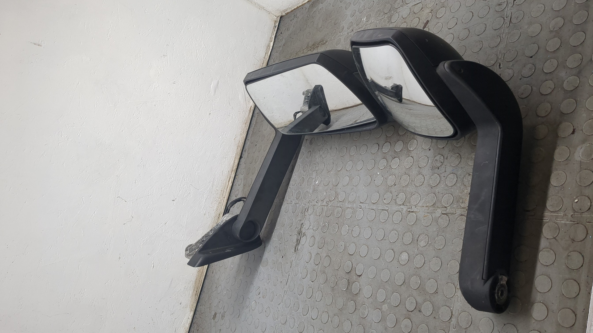 Зеркало левое электрическое