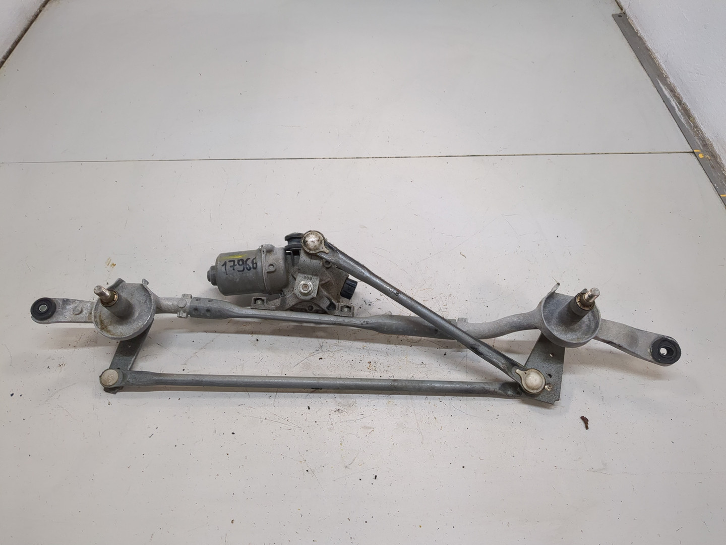 Трапеция стеклоочистителей