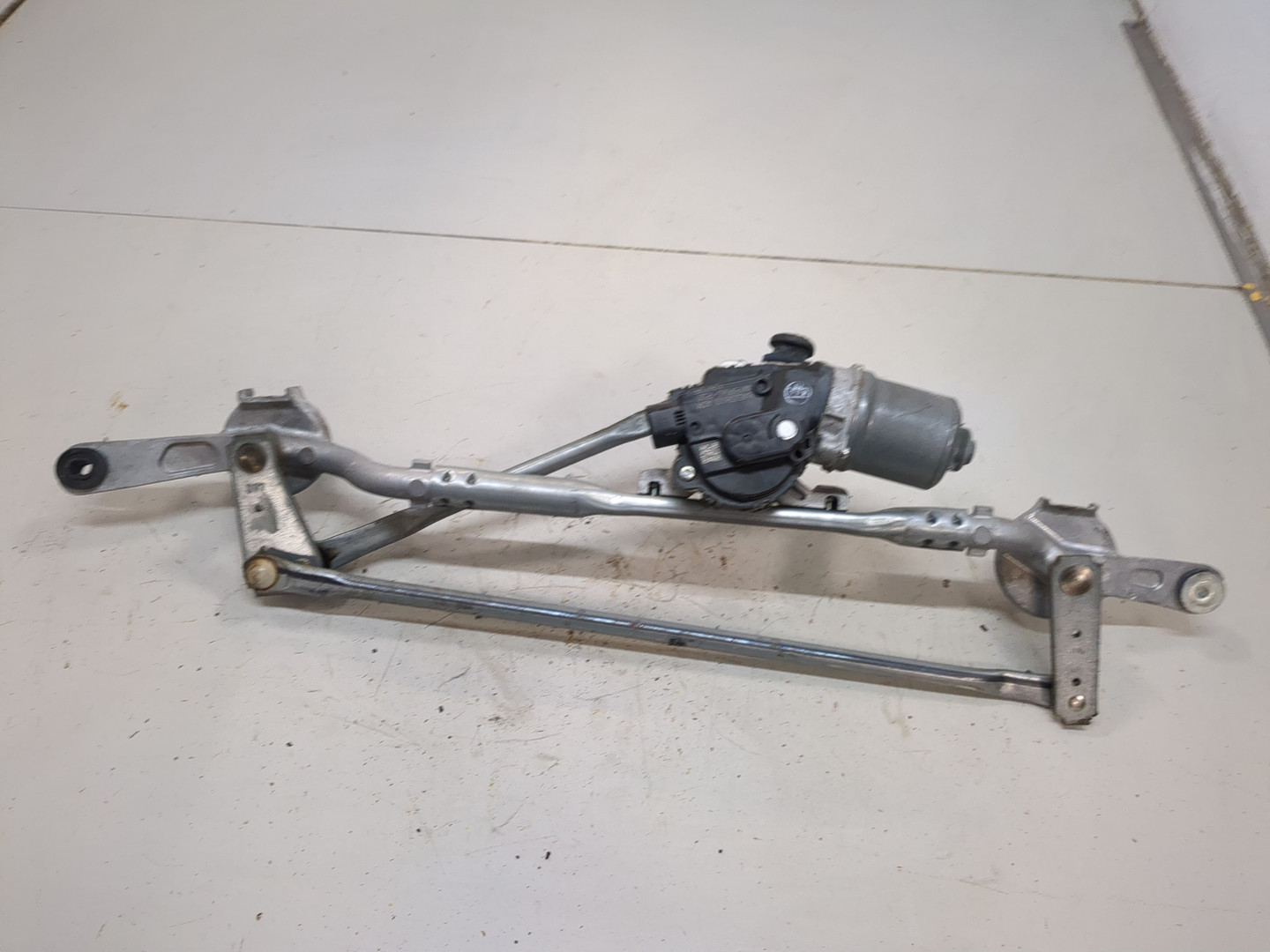 Трапеция стеклоочистителей