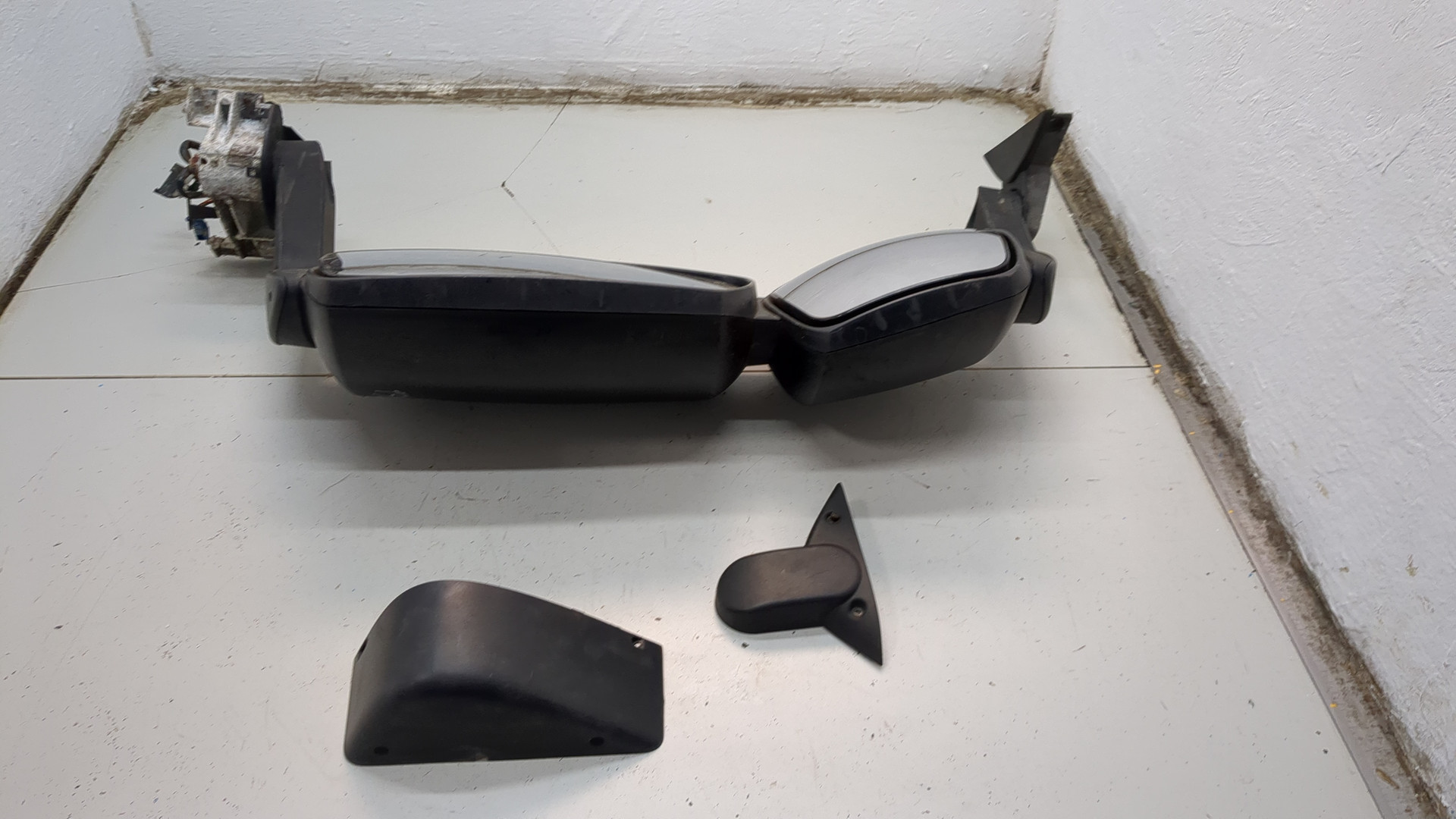 Зеркало левое электрическое