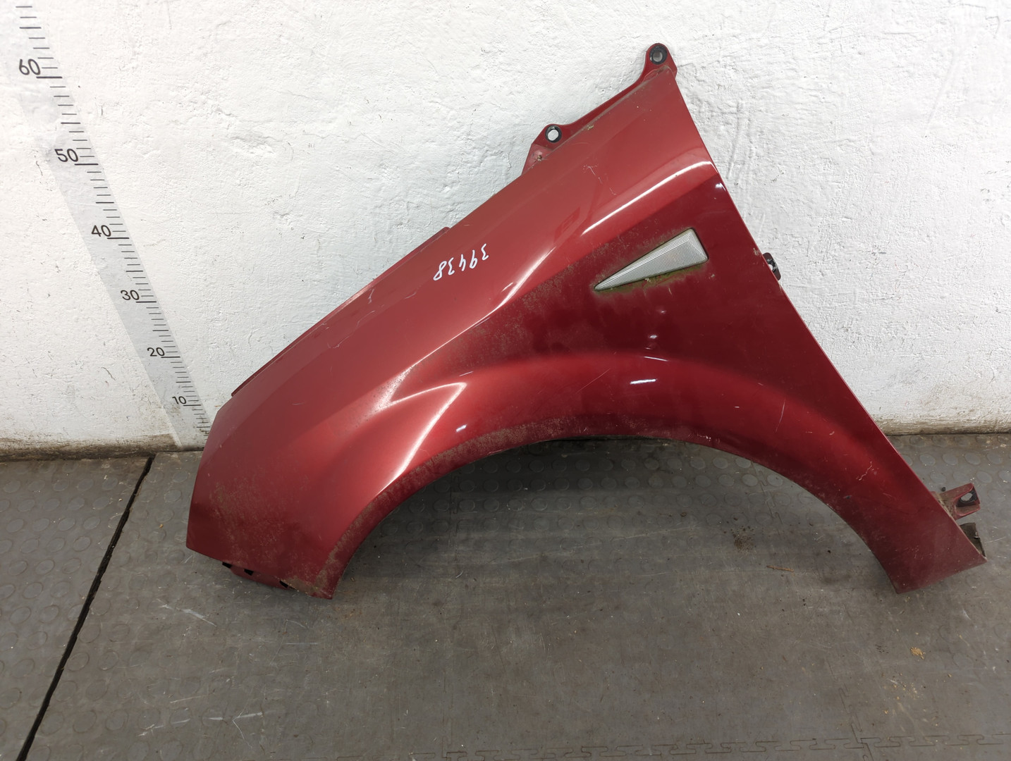 Крыло переднее левое