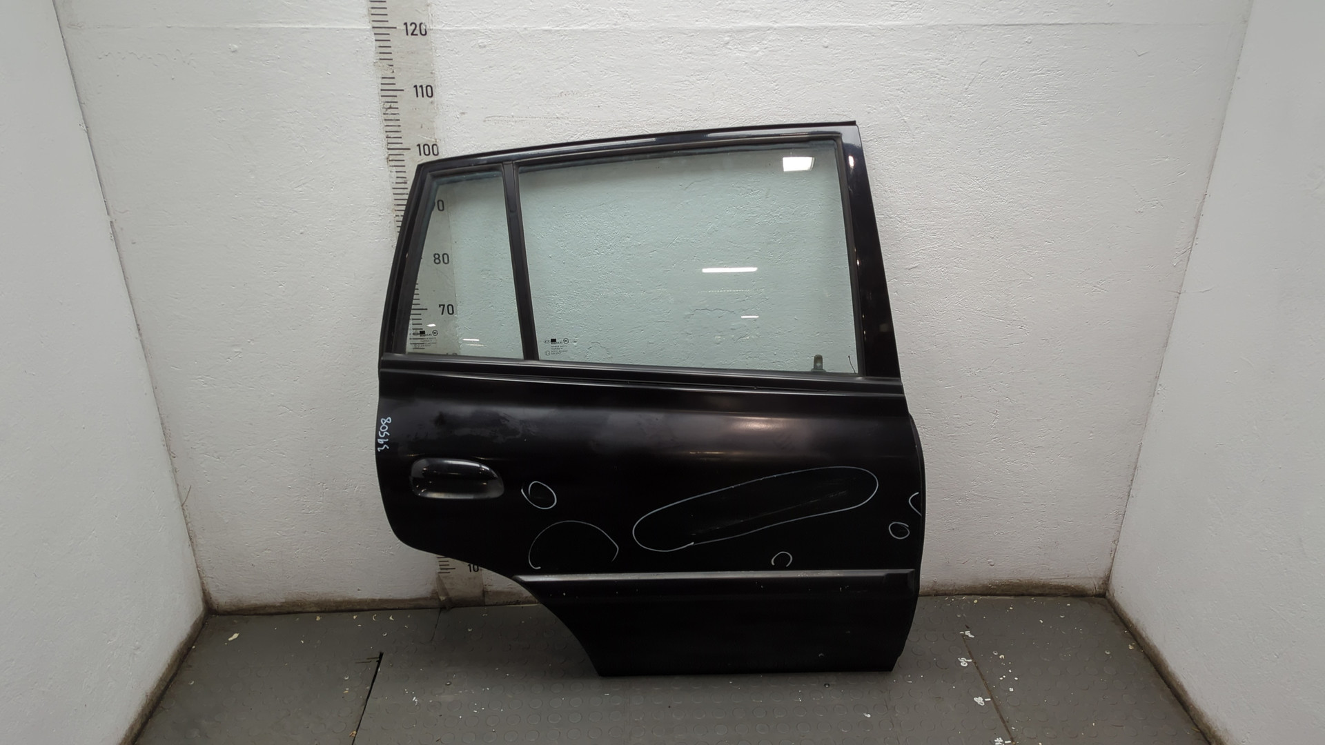 Дверь задняя левая