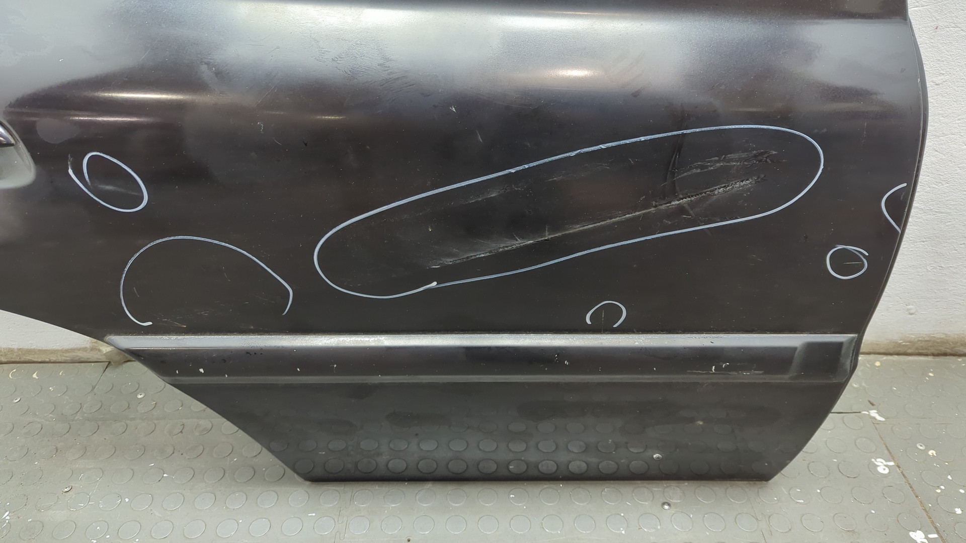 Дверь задняя левая