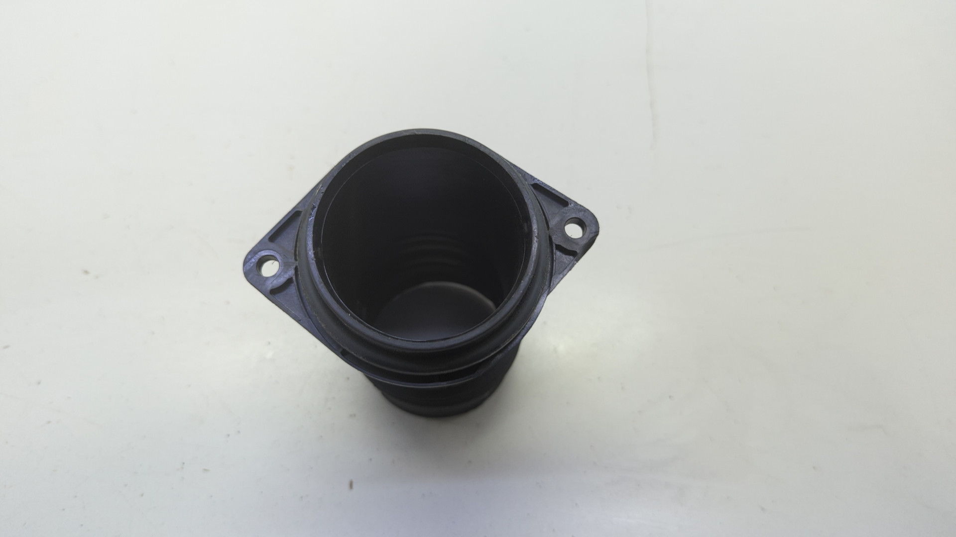 Патрубок воздушного фильтра