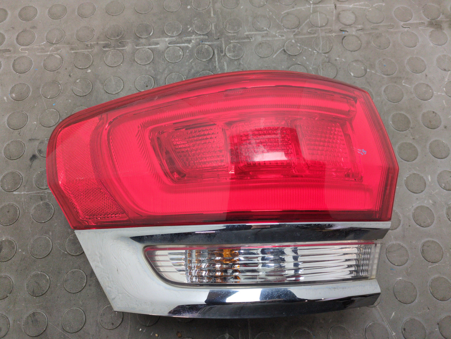 Фонарь задний левый