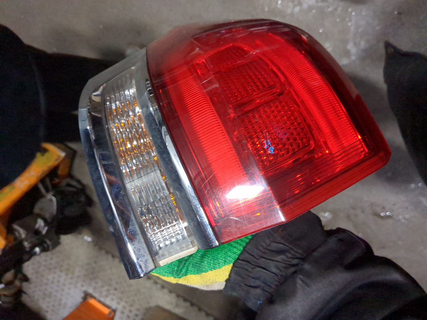 Фонарь задний левый