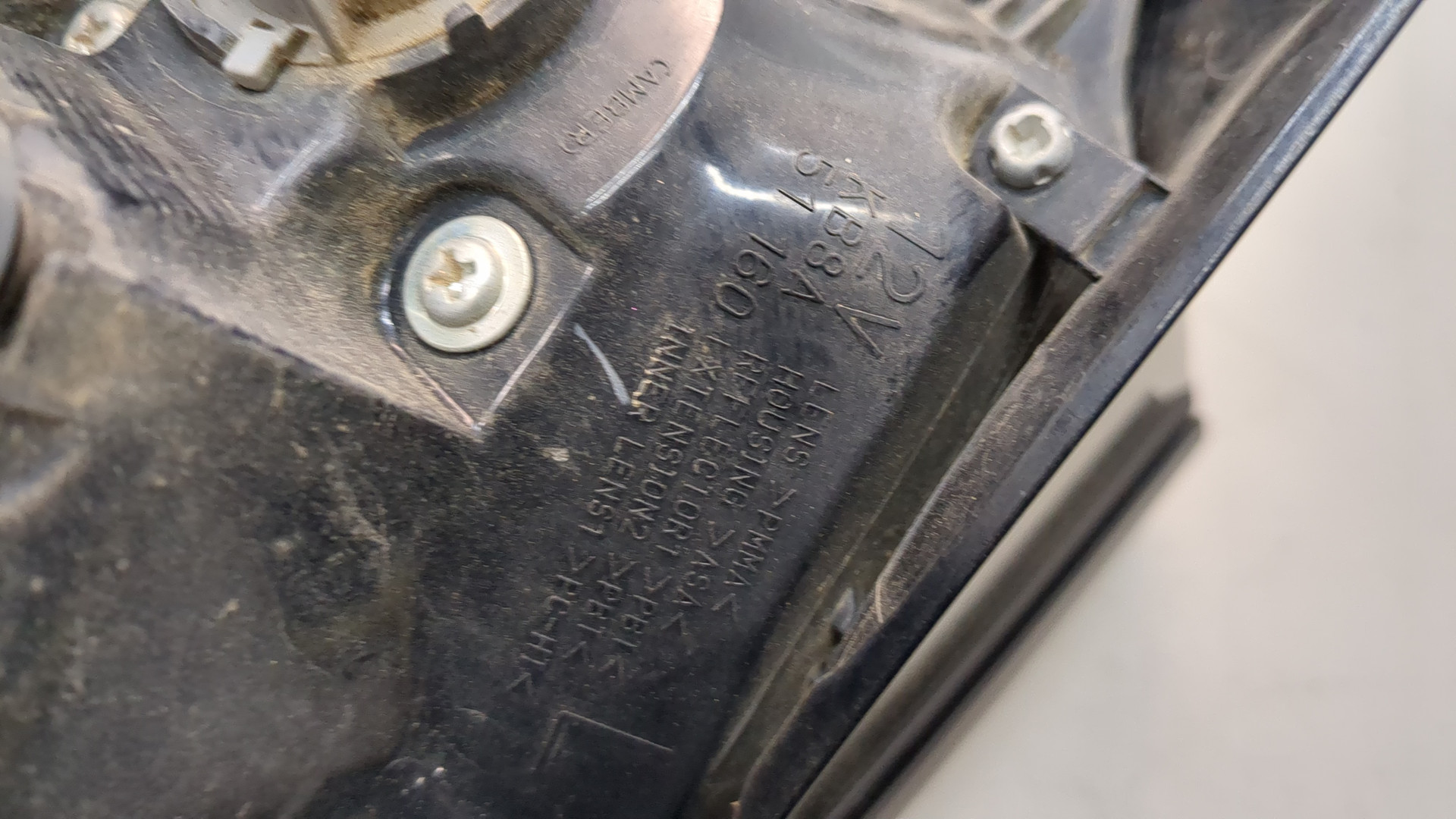 Фонарь задний левый