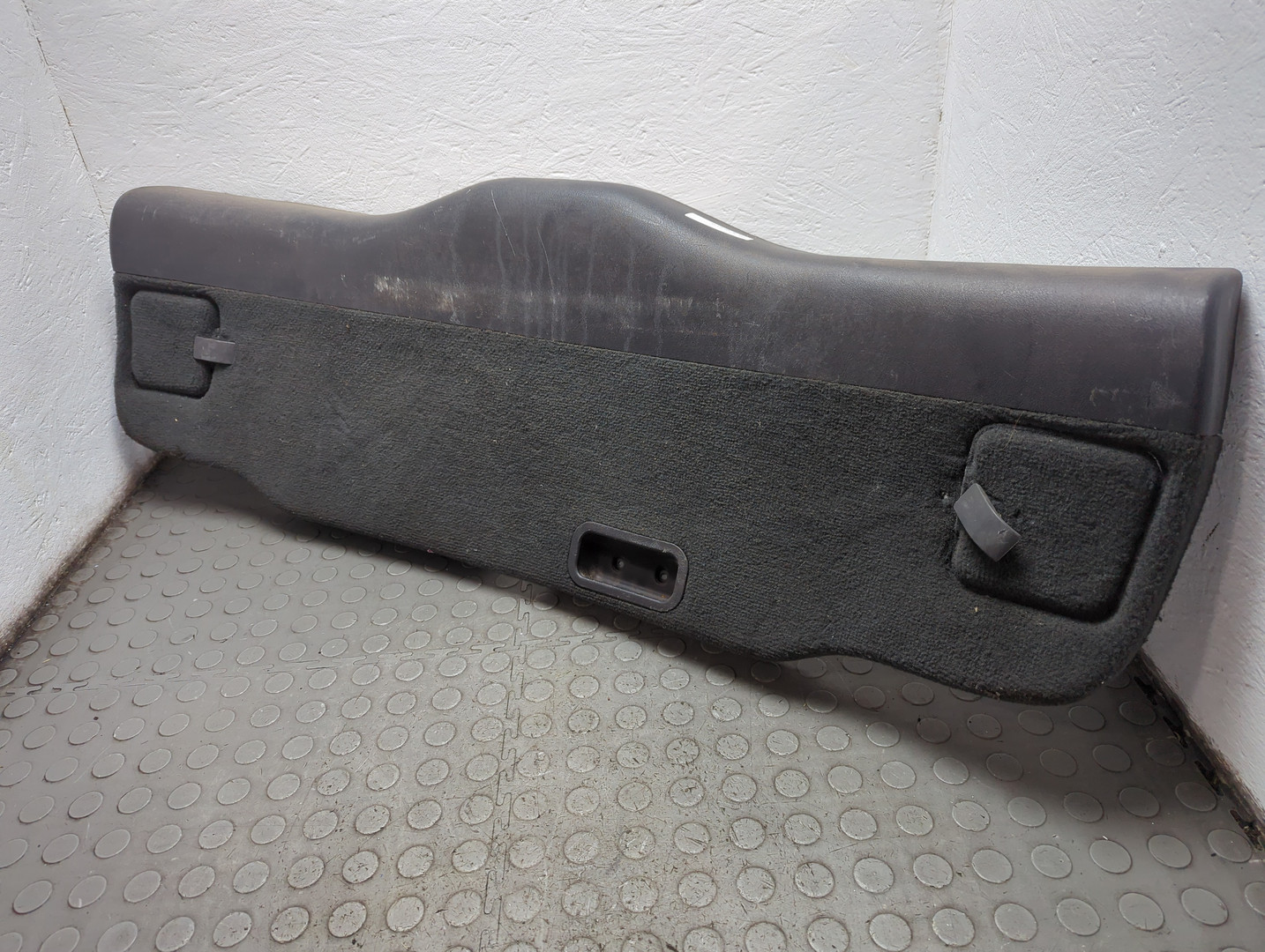 Обшивка двери багажника