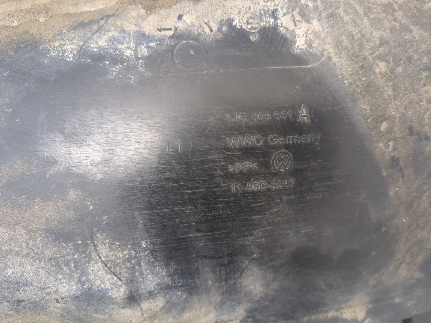 Локер передний левый