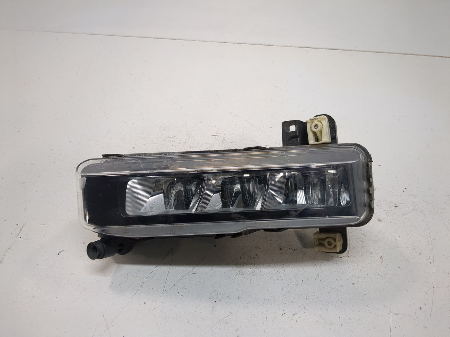 Фара противотуманная левая