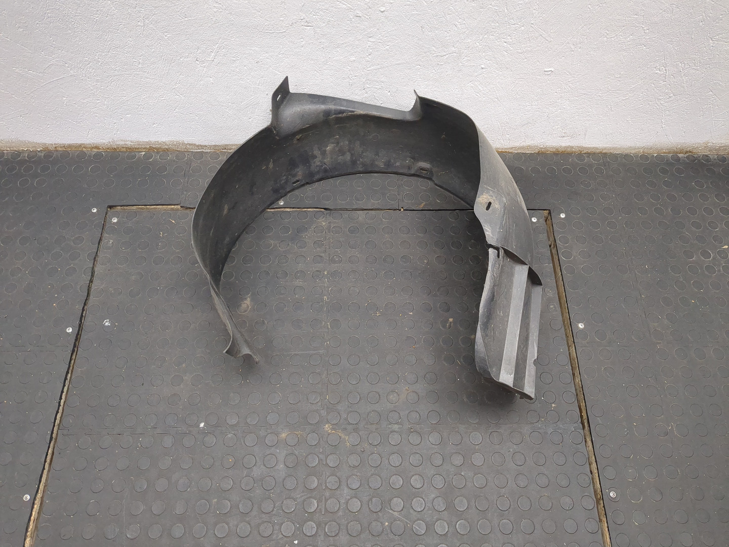 Локер передний левый