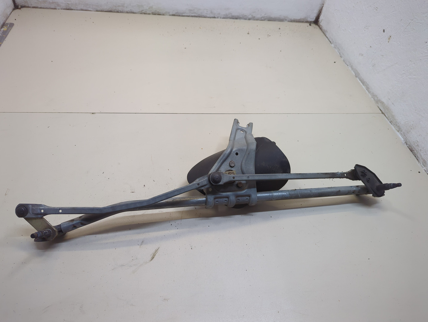 Трапеция стеклоочистителей