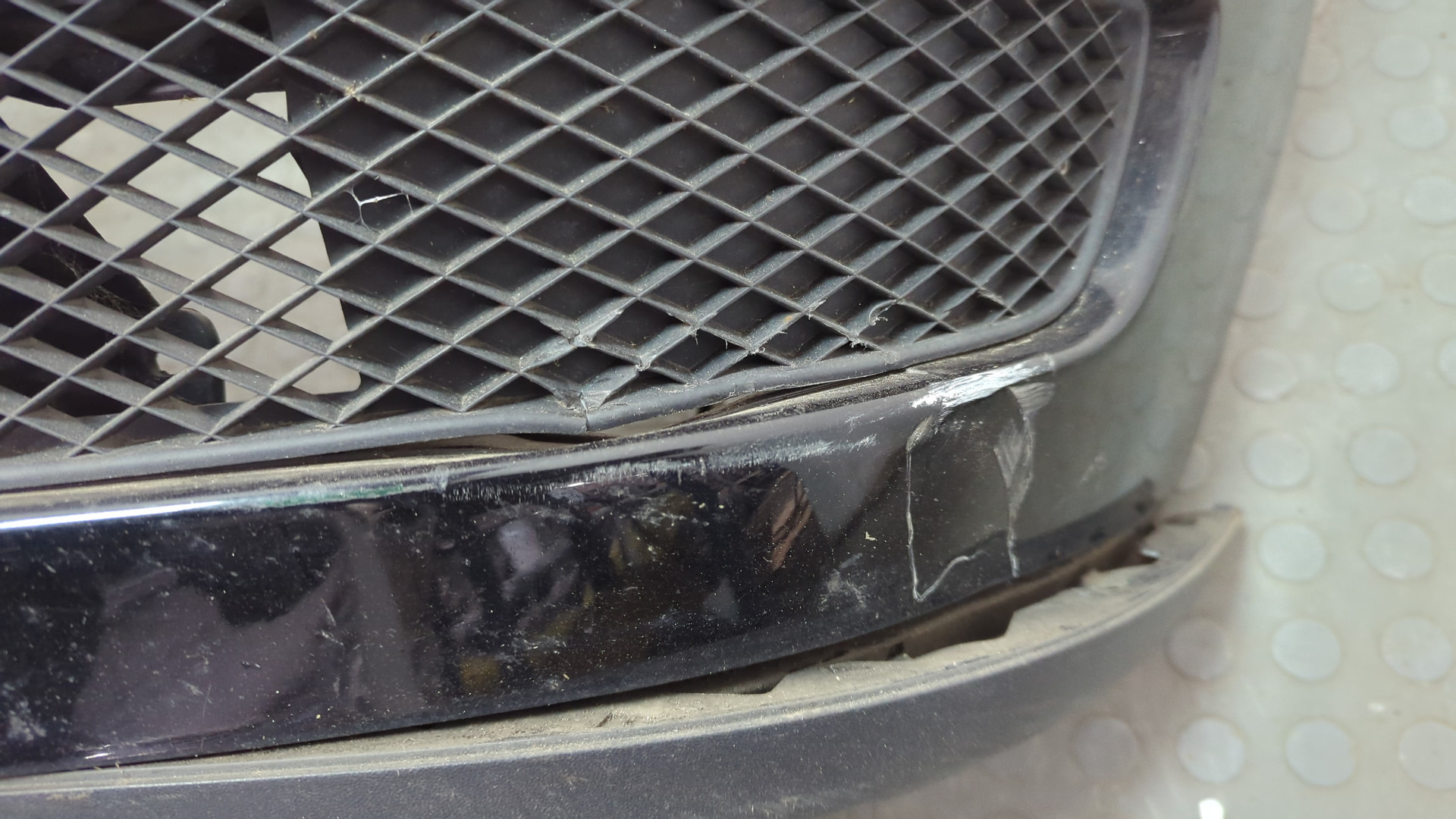 Бампер передний