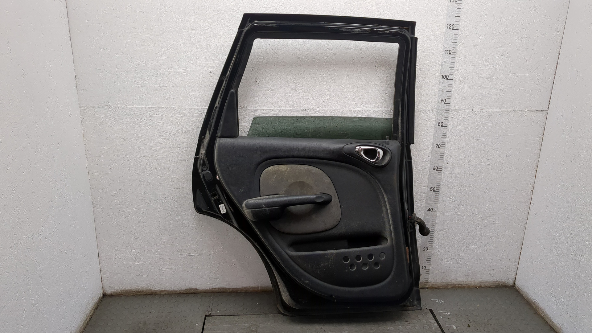 Дверь задняя левая