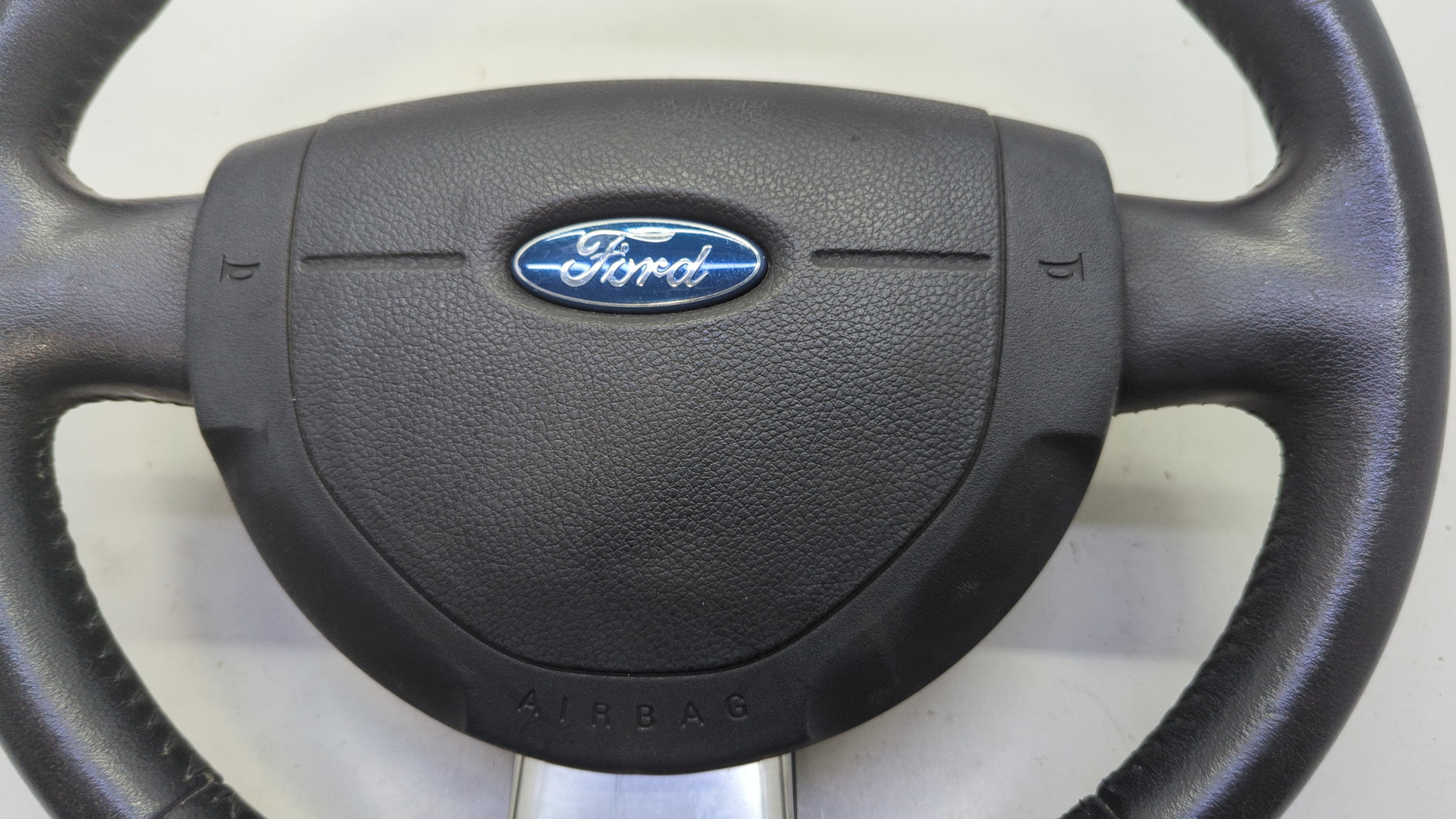 Рулевое колесо (руль)