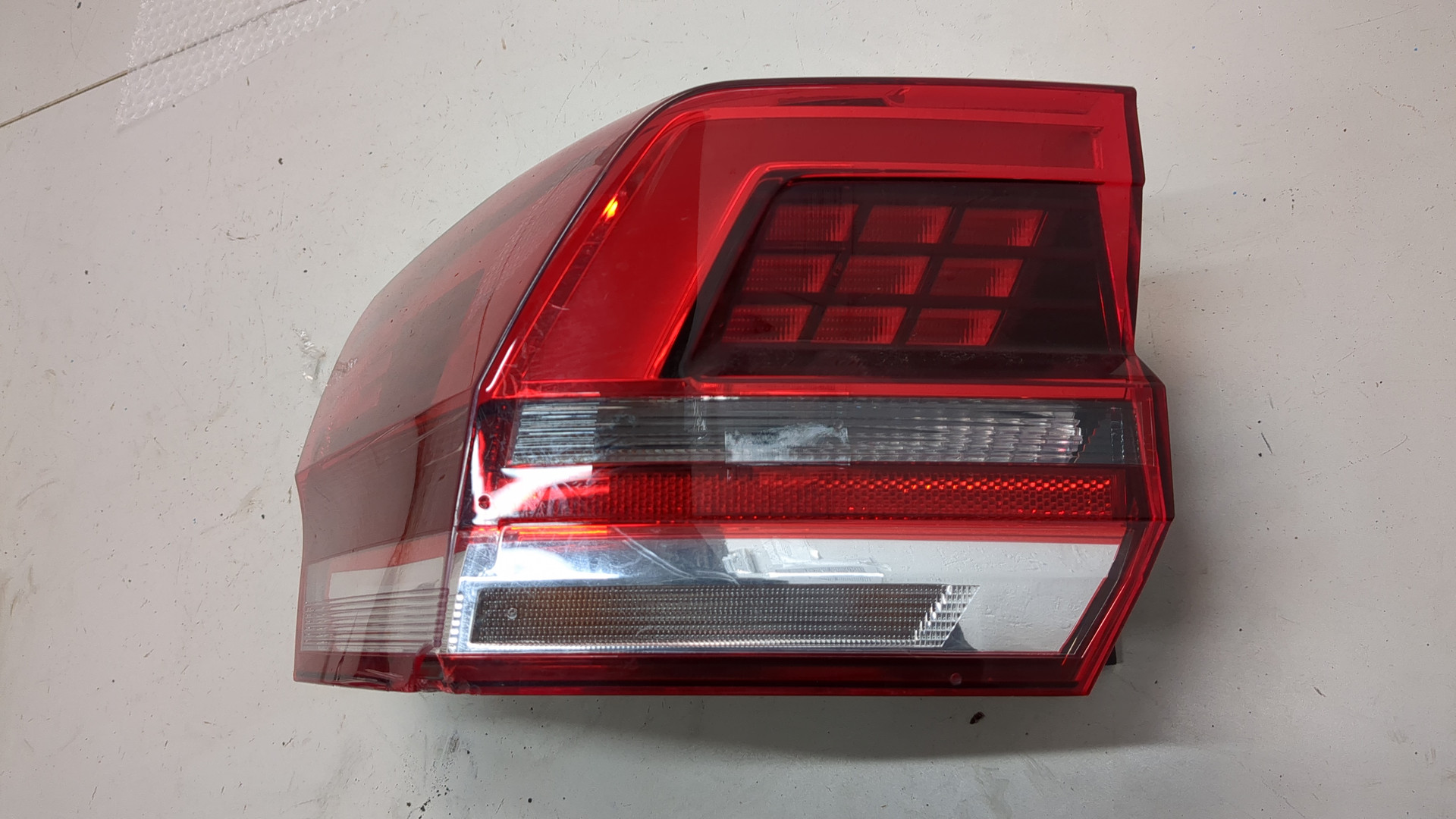 Фонарь задний левый