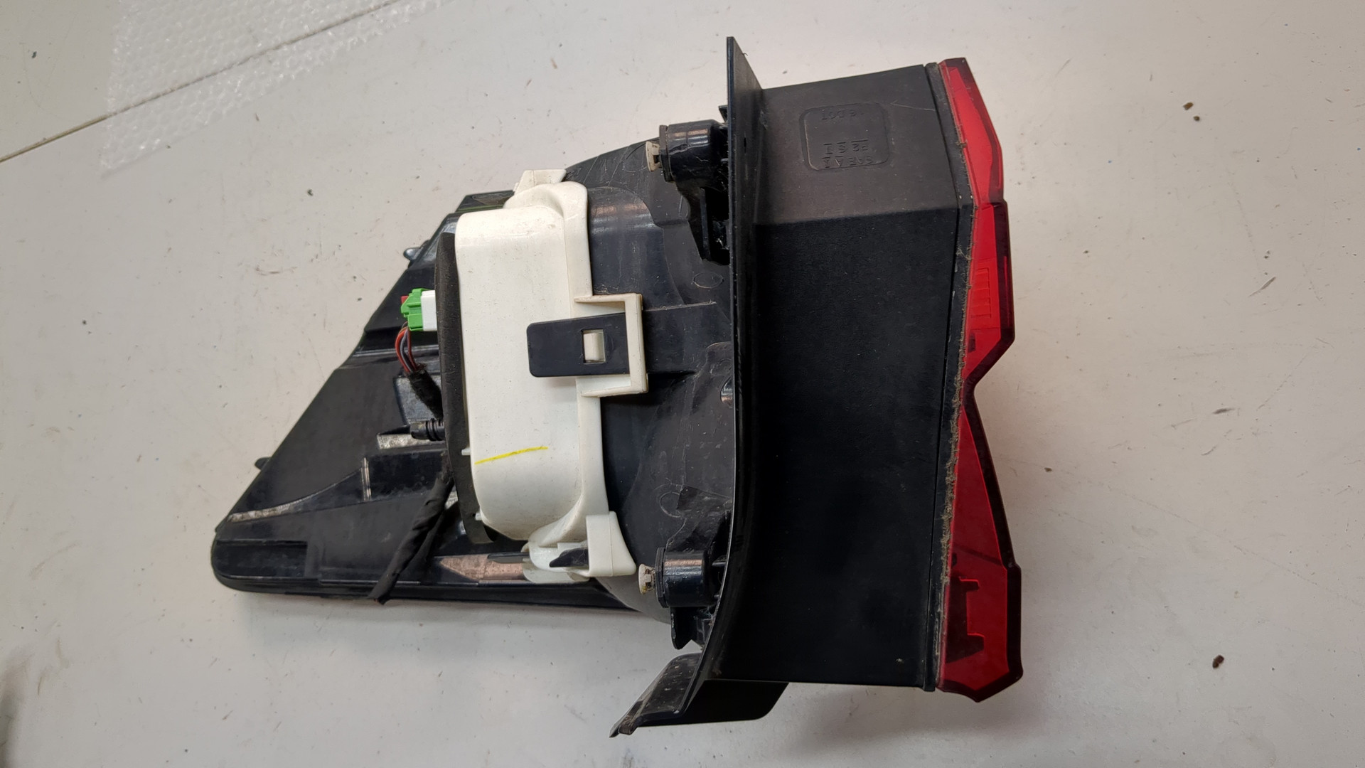 Фонарь задний левый