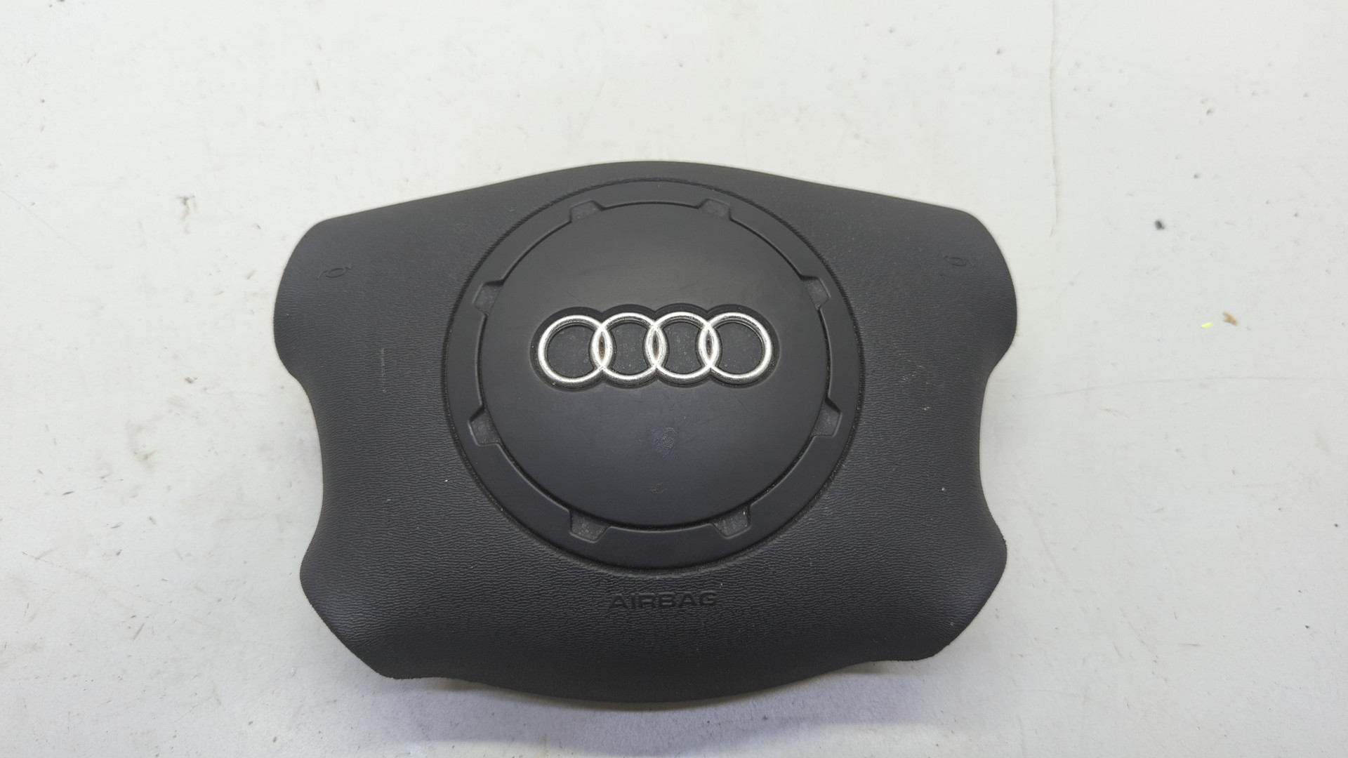 Подушка безопасности в рулевое колесо