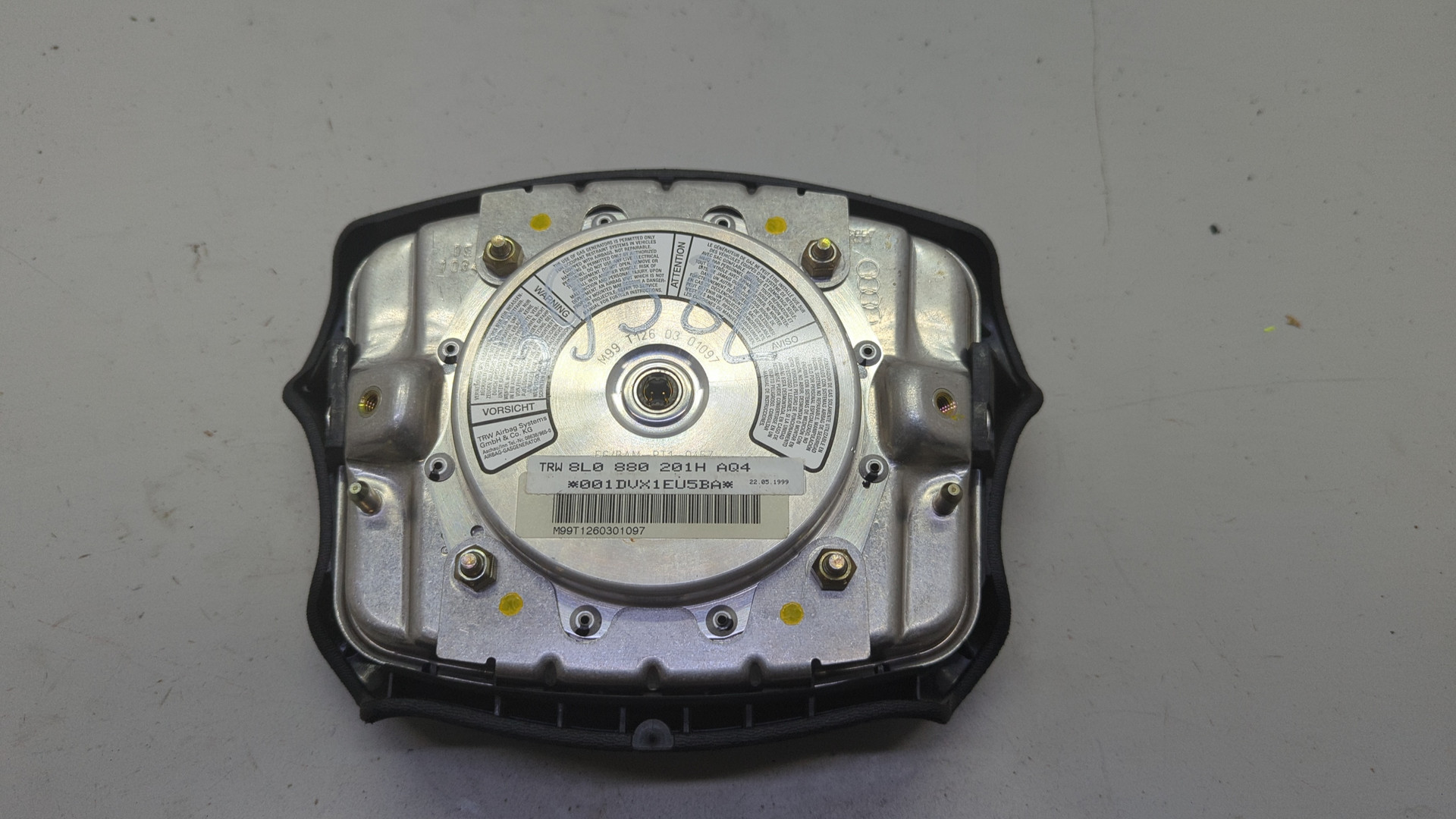 Подушка безопасности в рулевое колесо