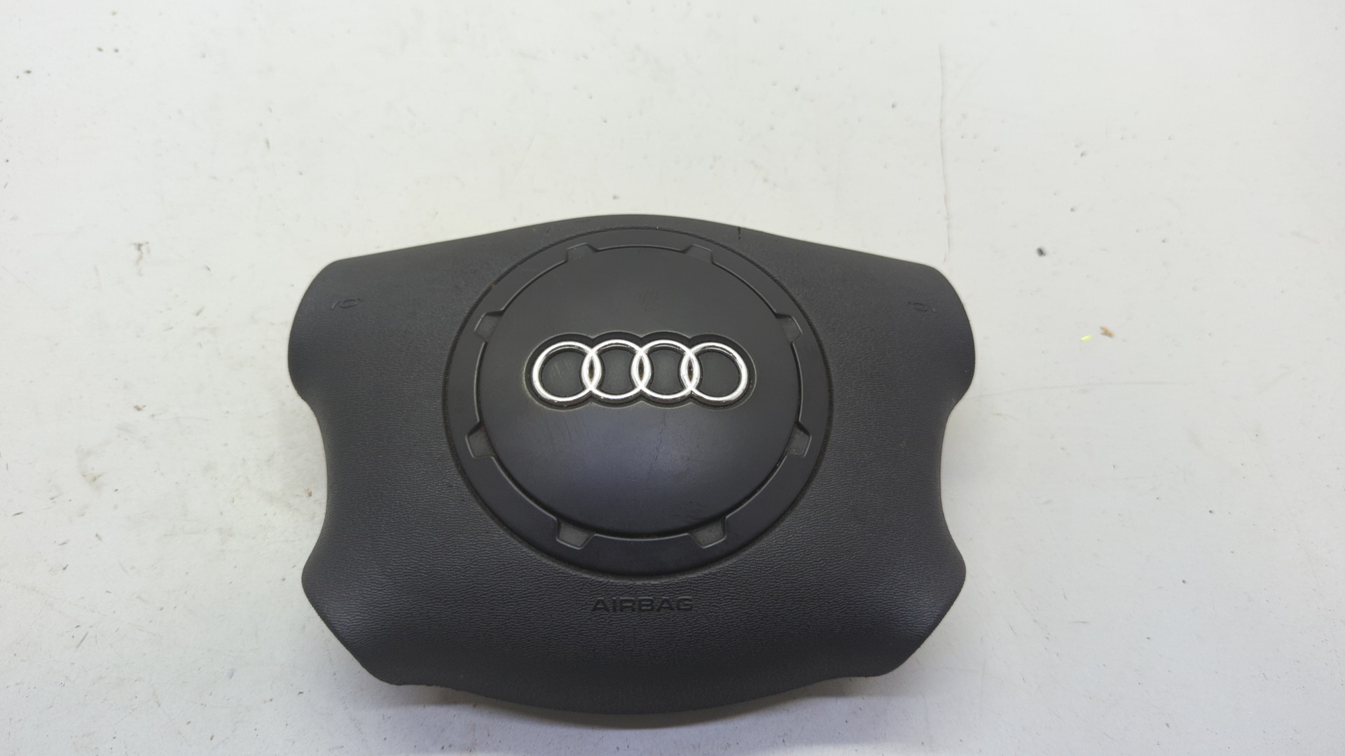 Подушка безопасности в рулевое колесо