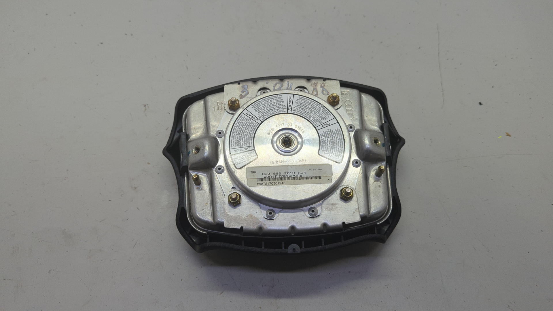 Подушка безопасности в рулевое колесо