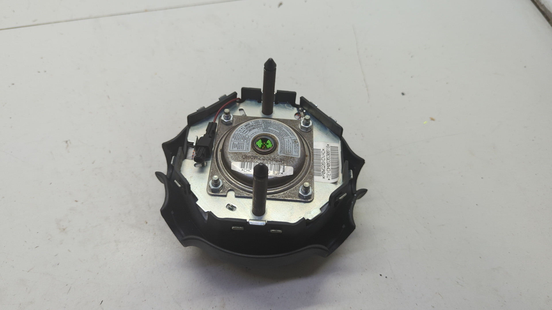 Подушка безопасности в рулевое колесо