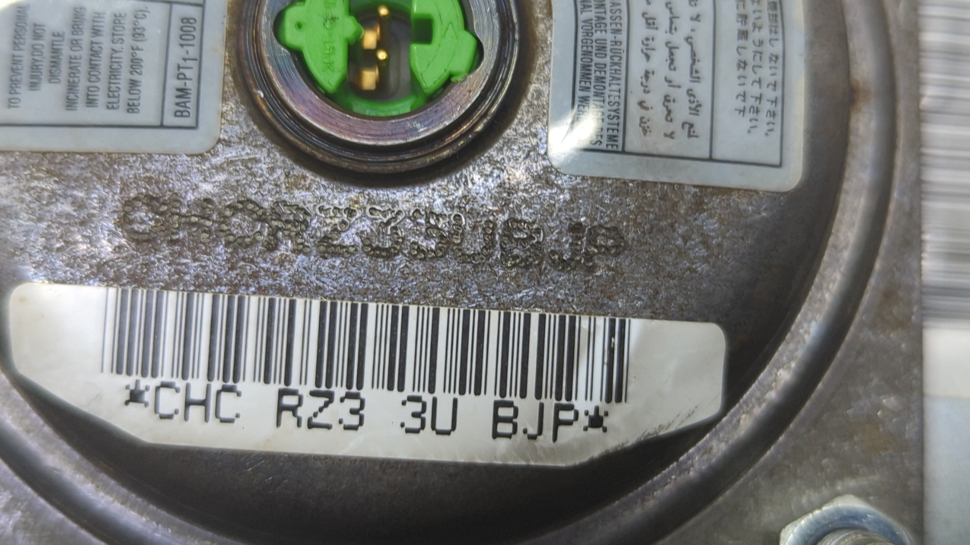 Подушка безопасности в рулевое колесо